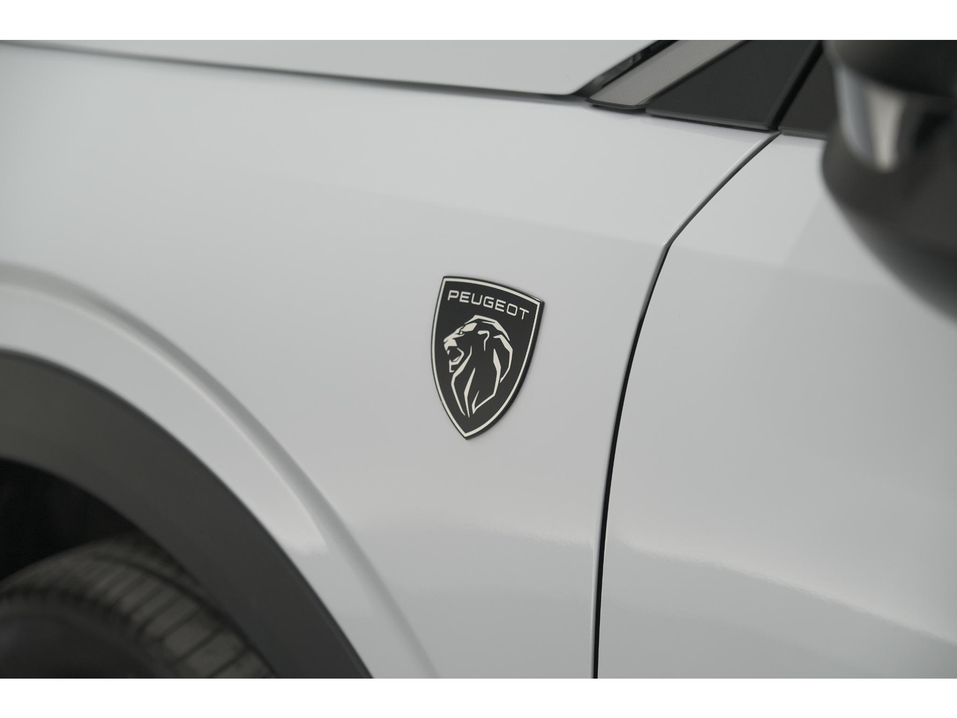 Peugeot 3008 1.2 Hybrid 145 GT | Camera | Adaptieve Cruise Control | Elektrische Kofferklep | Stuurwielverwarming