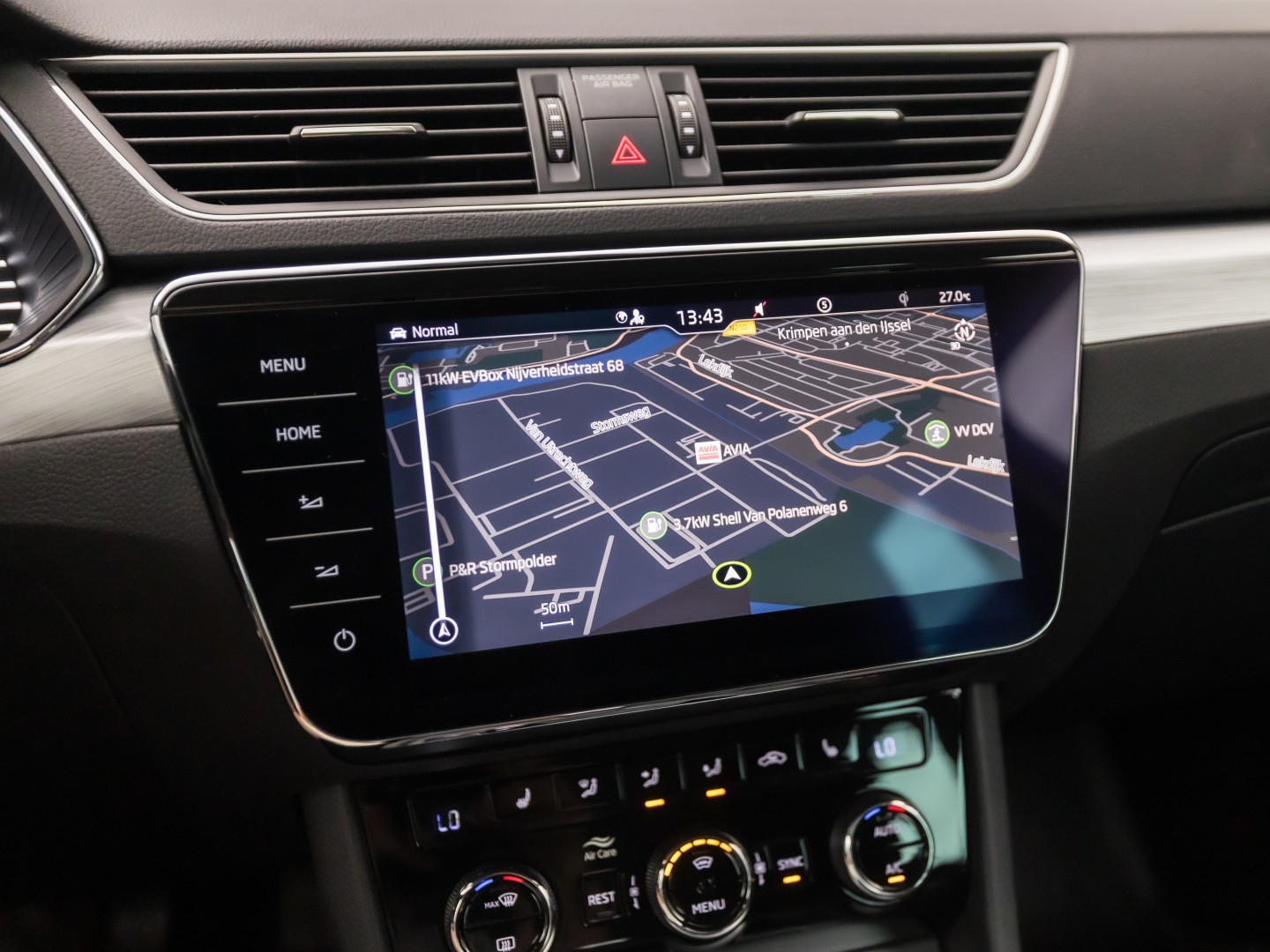 Škoda Superb Combi 1.4 TSI iV Sport 218Pk Automaat (VIRTUAL COCKPIT, APPLE CARPLAY, GROOT NAVI, MEMORY SEAT, LEDER/ALCANTARA, CAMERA, STOELVERWARMING, ADAPTIVE CRUISE, ELEK ACHTERKLEP, NIEUWSTAAT)