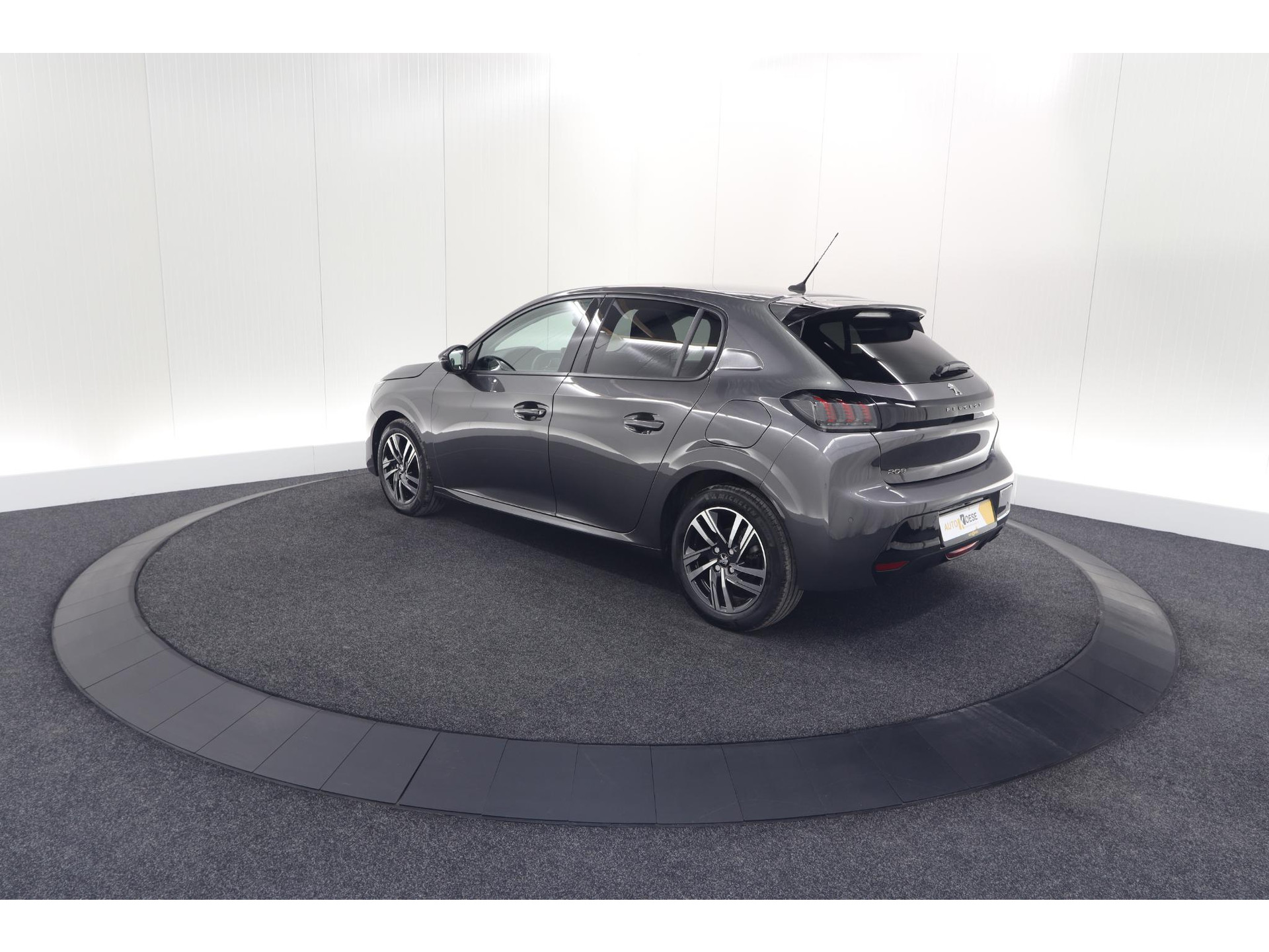 Peugeot 208 PureTech 100 Allure Pack | Camera | Apple Carplay | Stoelverwarming | Parkeersensoren