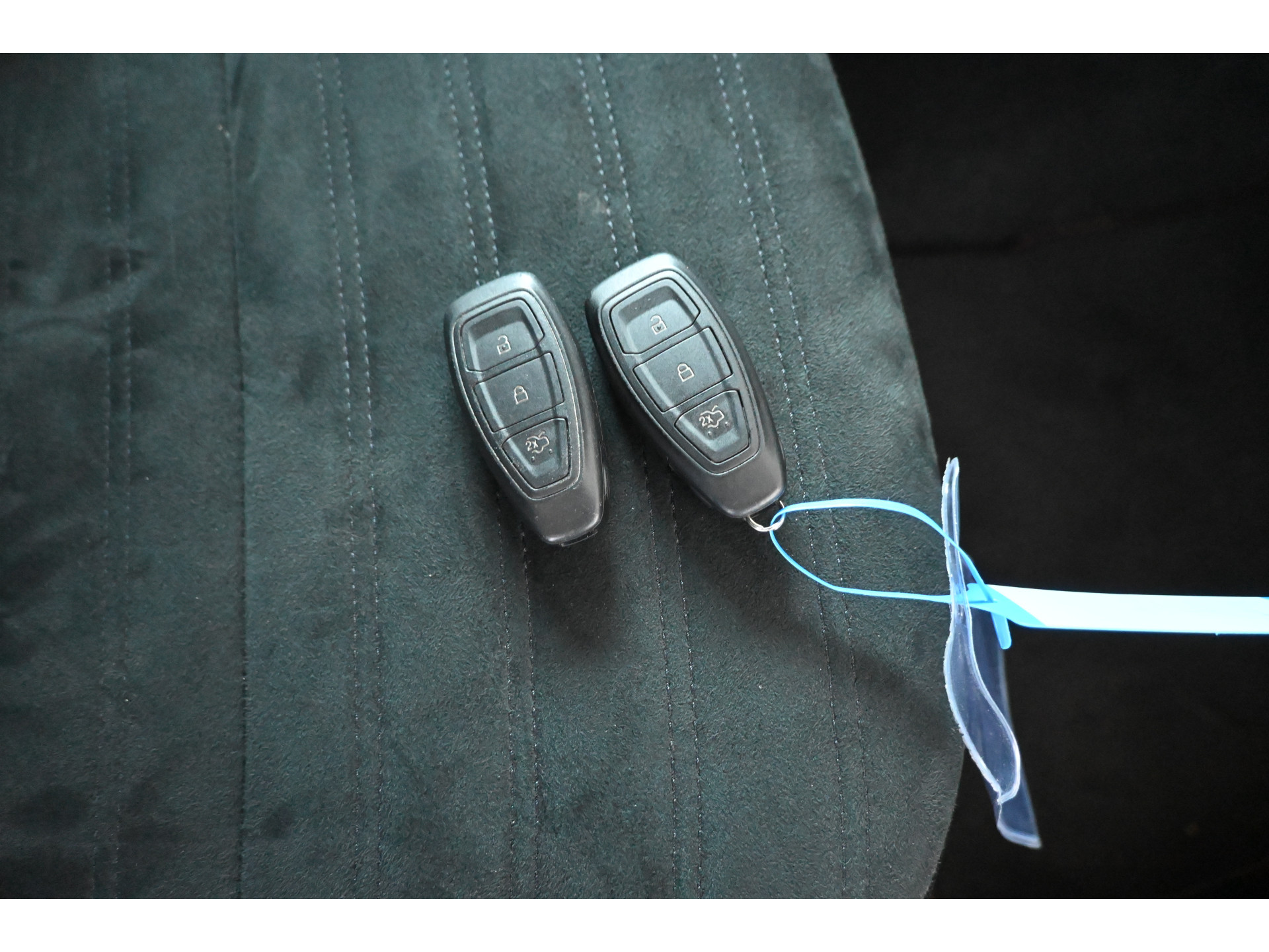 Ford Kuga 2.5 PHEV Vignale Automaat Navigatie Stoelverwarming Head Up! LED Camera Rijklaarprijs! Inruil Mogelijk!
