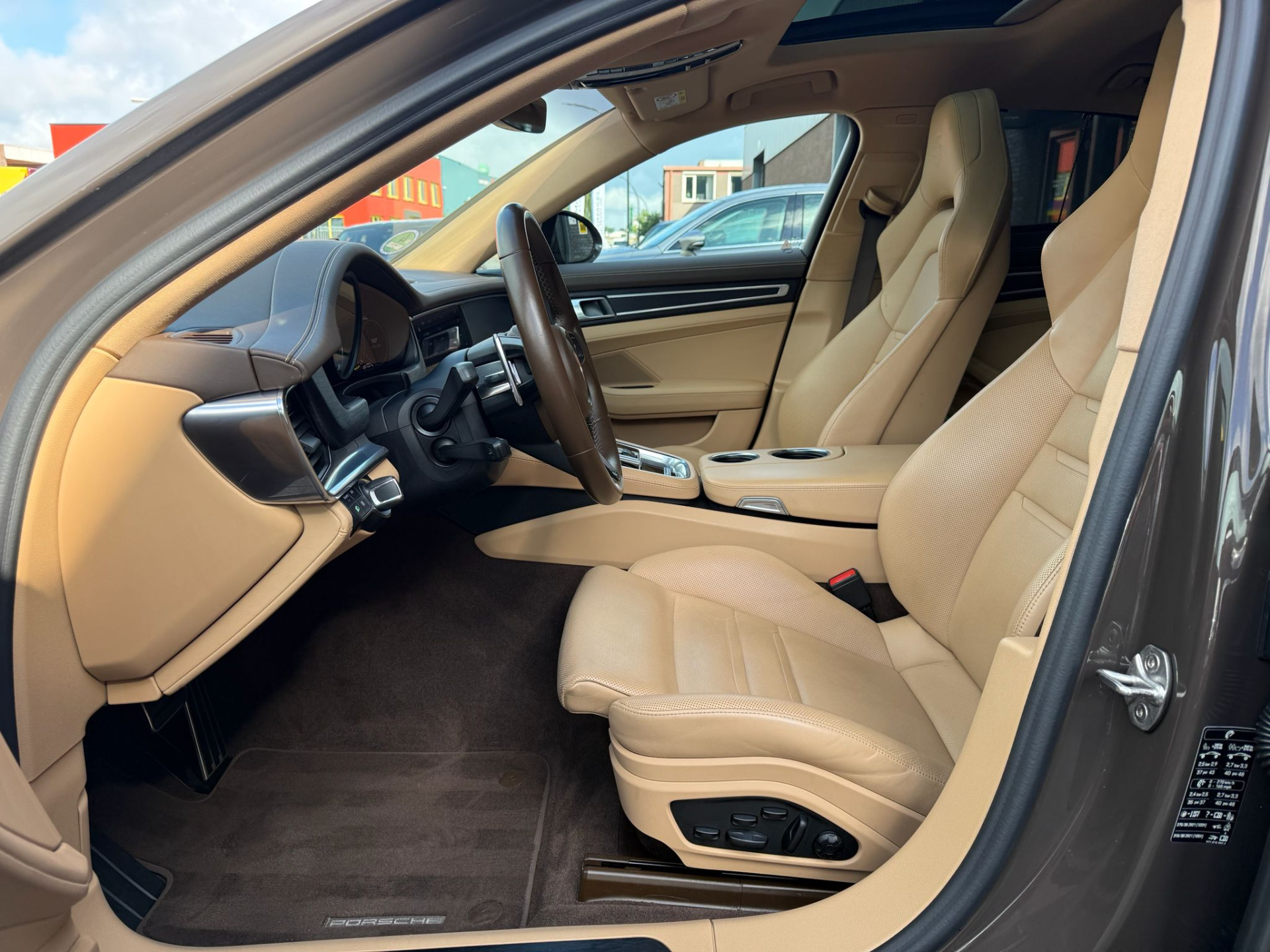 Porsche Panamera 2.9 4 E-Hybrid Platinum Edition | 2E EIGENAAR | 3/6/12MND GARANTIE | ACC | PANO | HUD | CARPLAY | SFEER | 360 CAMERA | BOMVOL | SOFTCLOSE |