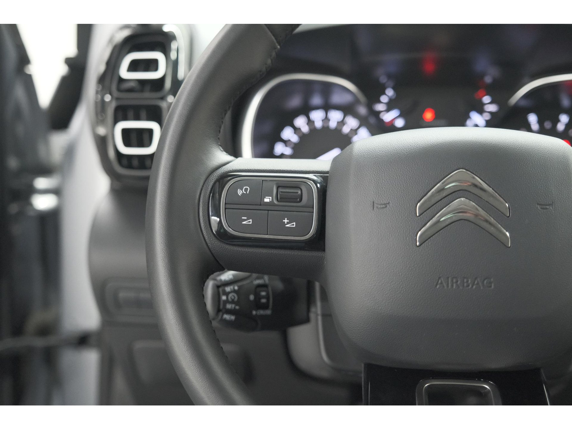 Citroen C3 Aircross PureTech 110 Plus | Parkeersensoren | Navigatie | Apple Carplay | Climate Control