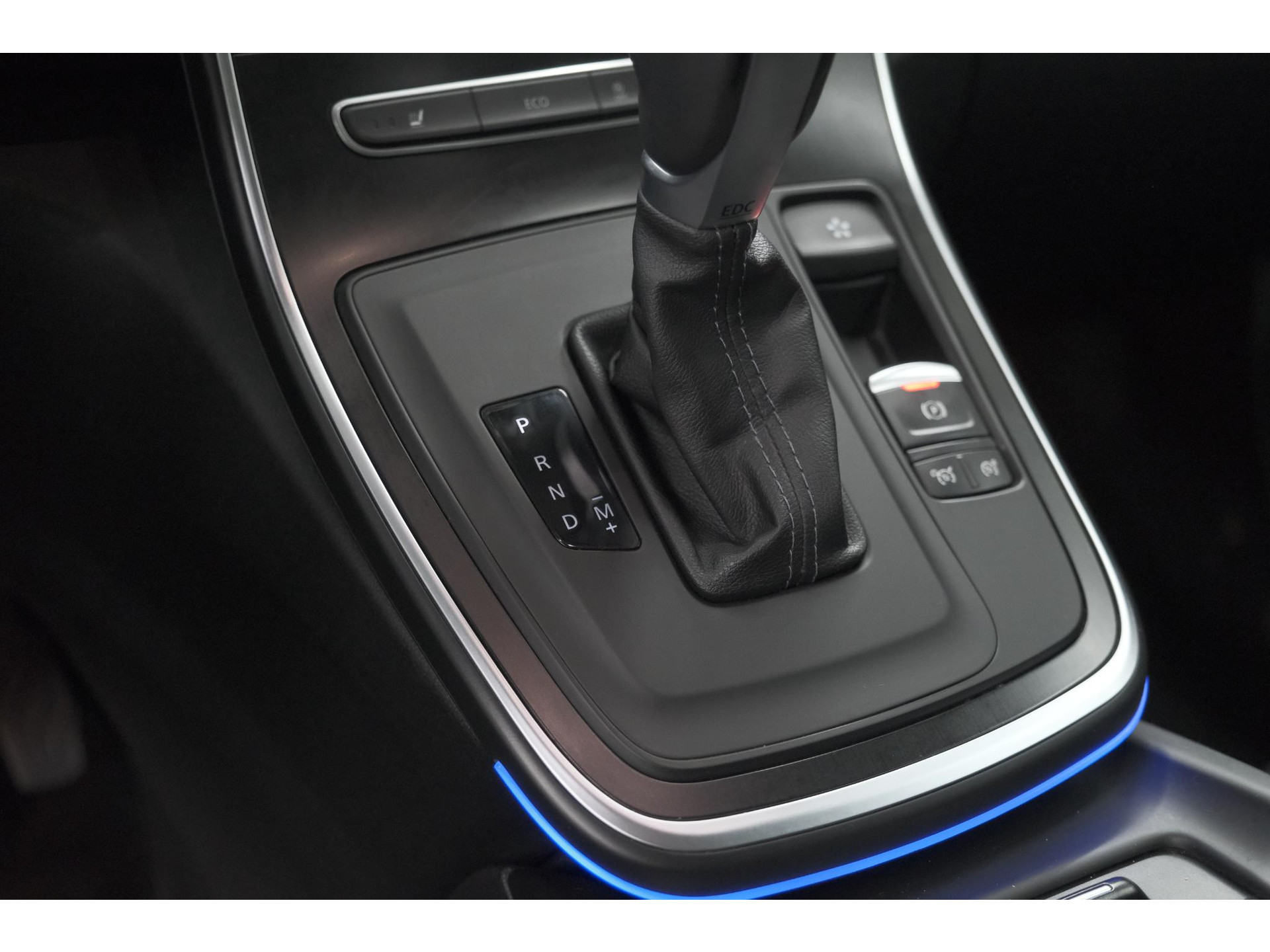 Renault Scénic 1.3 TCe 140 EDC Intens | Trekhaak | Camera | Head-Up Display | Dodehoekdetectie