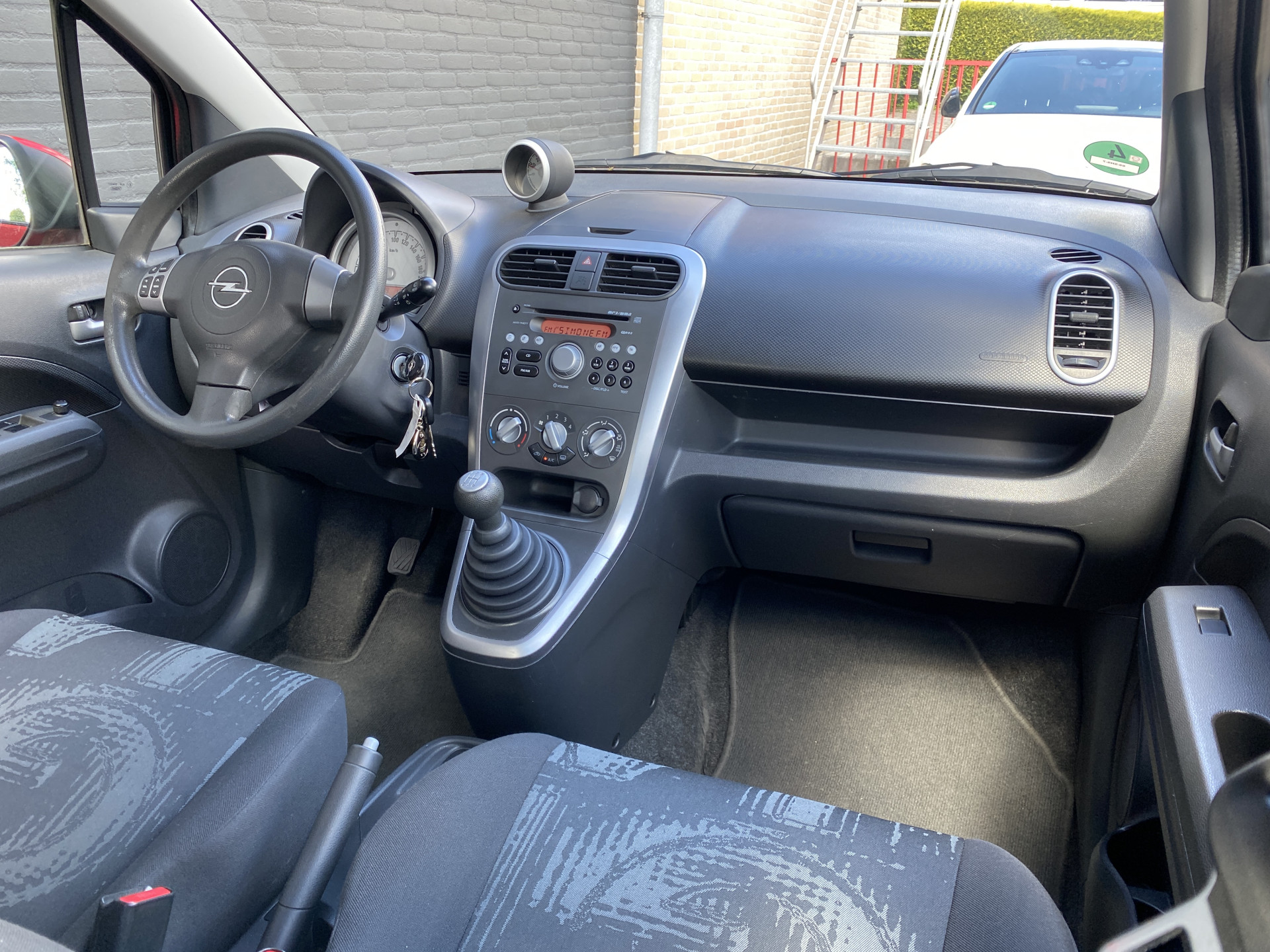 Opel Agila 1.0 Edition | airco | 5 deurs uitvoering | elektrische ramen / spiegels | hoge zit en instap | nieuwe apk t/m 6-2027
