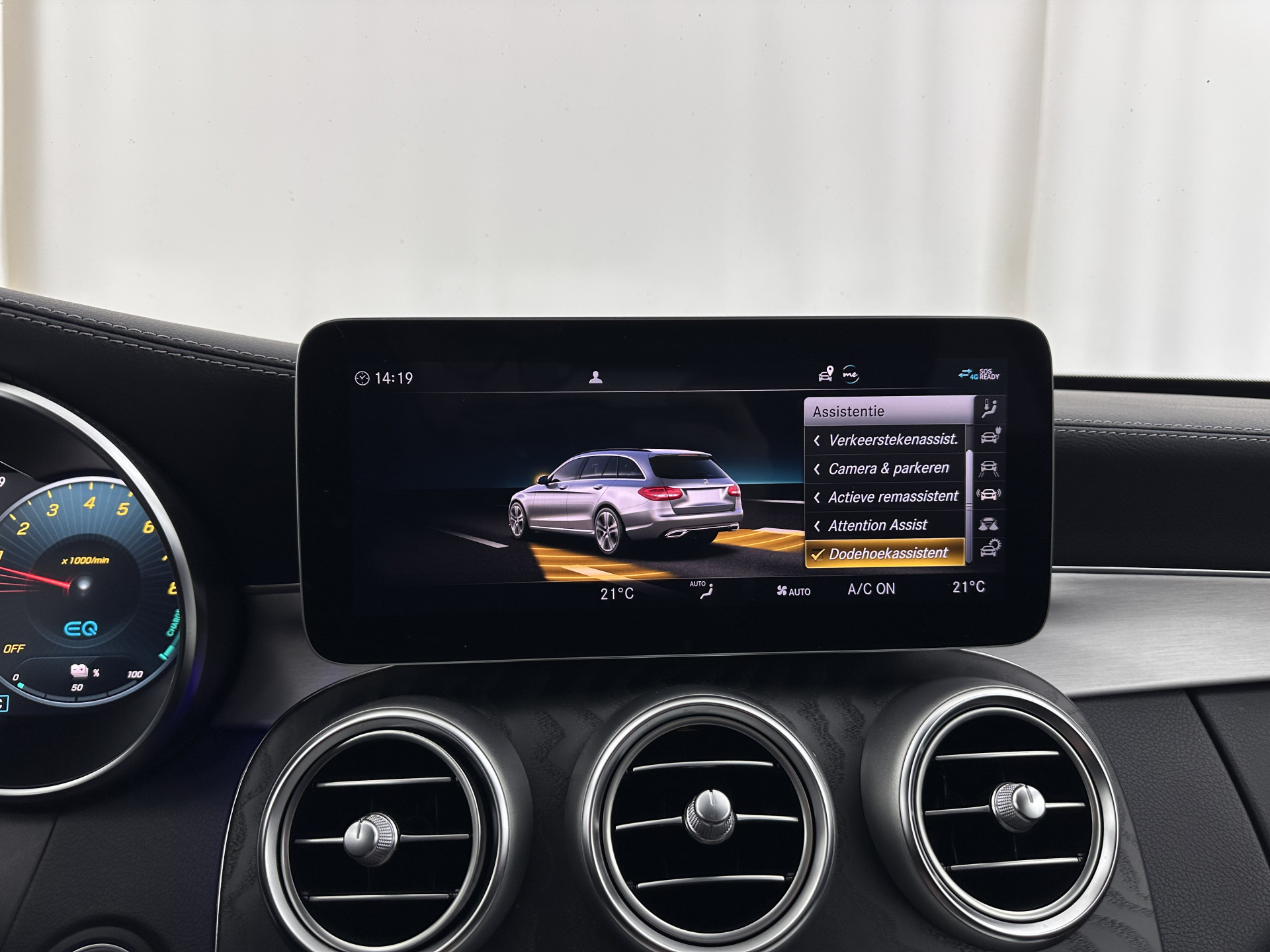 Mercedes-Benz C-klasse Estate 300 e AMG Limited Business Solution ( Plug-in ) (INCL-BTW) Aut. *LEATHER-ALCANTARA | FULL-LED | NAVI-FULLMAP | TOPVIEW | BLINDSPOT | PREMIUM-AUDIO | DAB | CARPLAY | AMBIENTLIGHT | DIGI-COCKPIT | SPORTSEATS | TOWBAR | 18"ALU*