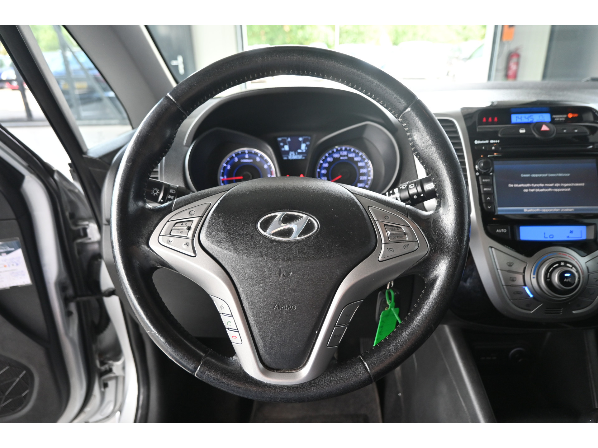 Hyundai ix20 1.4i i-Catcher Clima Navigatie Schuifdak Trekhaak Goed Onderhouden! Inruil Mogelijk!