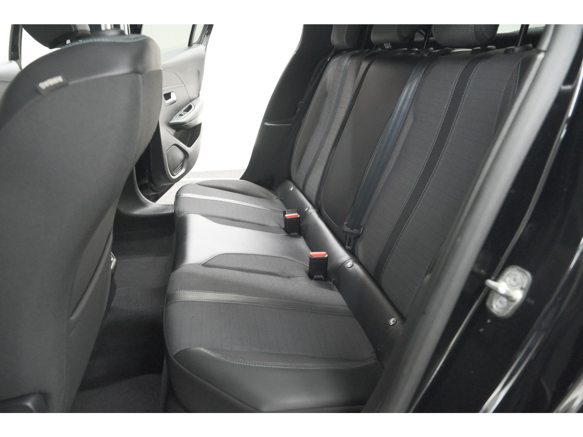 Peugeot 208 PureTech 100 Allure Pack | Camera | Apple Carplay | Stoelverwarming | Parkeersensoren