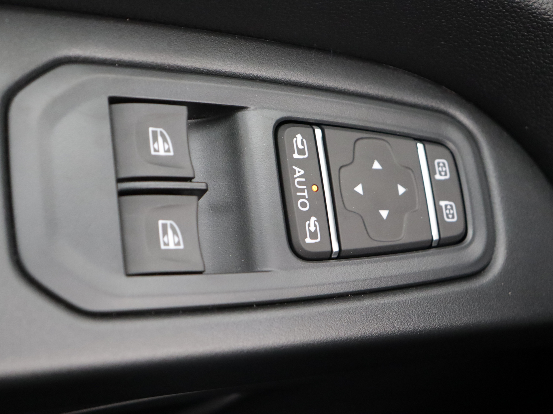 Renault Trafic 170PK L2H1 | 2 SCHUIFDEUREN | Luxe | DC DUBBEL CABINE BLACK EDITION | FULL OPTION | NAVIGATIE | CAMERA | KEYLESS | PARKEERSENSOREN