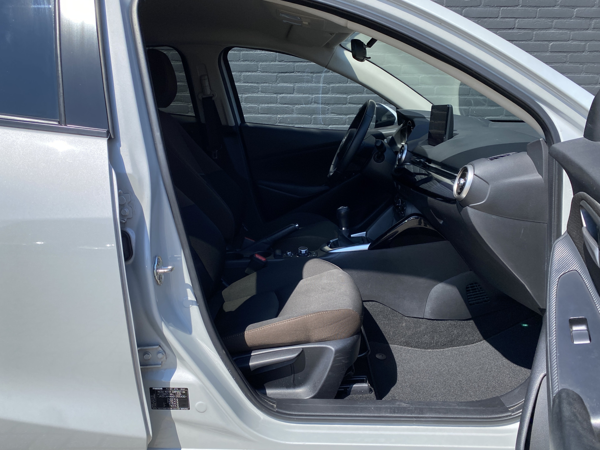 Mazda 2 1.5 Skyactiv-G Comfort | 1e eigenaar | dealer onderh. | navigatie | stoelverw. | cruise control | apple carplay