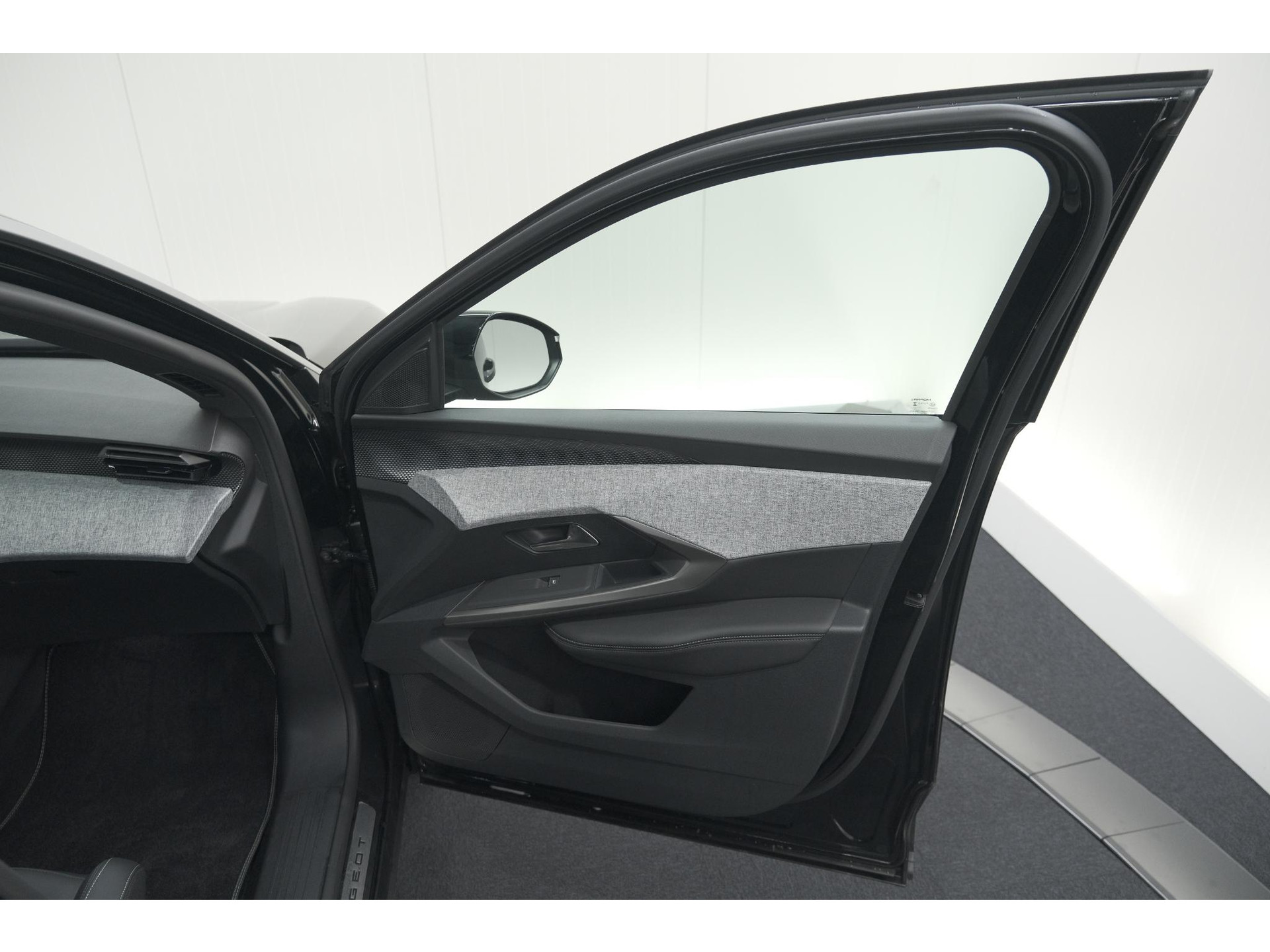 Peugeot 3008 1.2 Hybrid 145 GT | Adaptieve Cruise Control | Camera | Elektrische Kofferklep | Apple Carplay