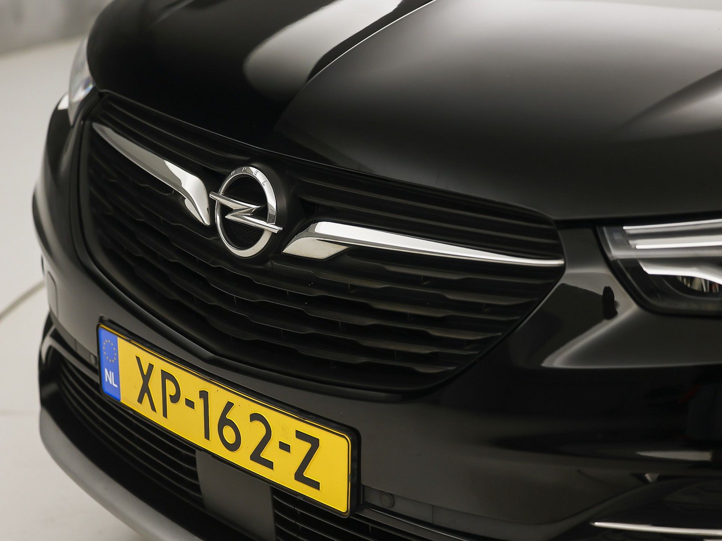 Opel Grandland X 1.2 Turbo Innovation (MEMORY SEAT, NAP, STOELVERWARMING/KOELING, APPLE CARPLAY, KEYLESS, GETINT GLAS, LANE ASSIST, STUURWIEL VERWARMD, NIEUWE APK, NIEUWSTAAT)