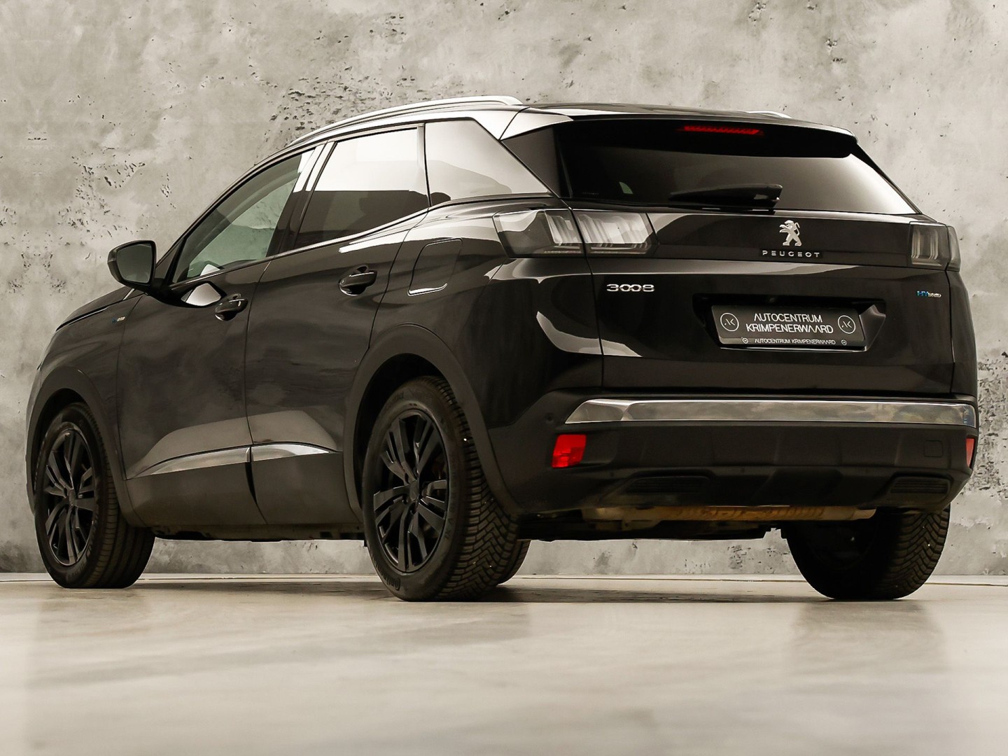 Peugeot 3008 1.6 HYbrid 225 Allure Blacksport 225Pk Automaat (APPLE CARPLAY, SOH 94,7%, BLACK PACK, GROOT NAVI, 360 CAMERA, SPORTSTOELEN, KEYLESS, LANE ASSIST, NIEUWE APK, NIEUWSTAAT)