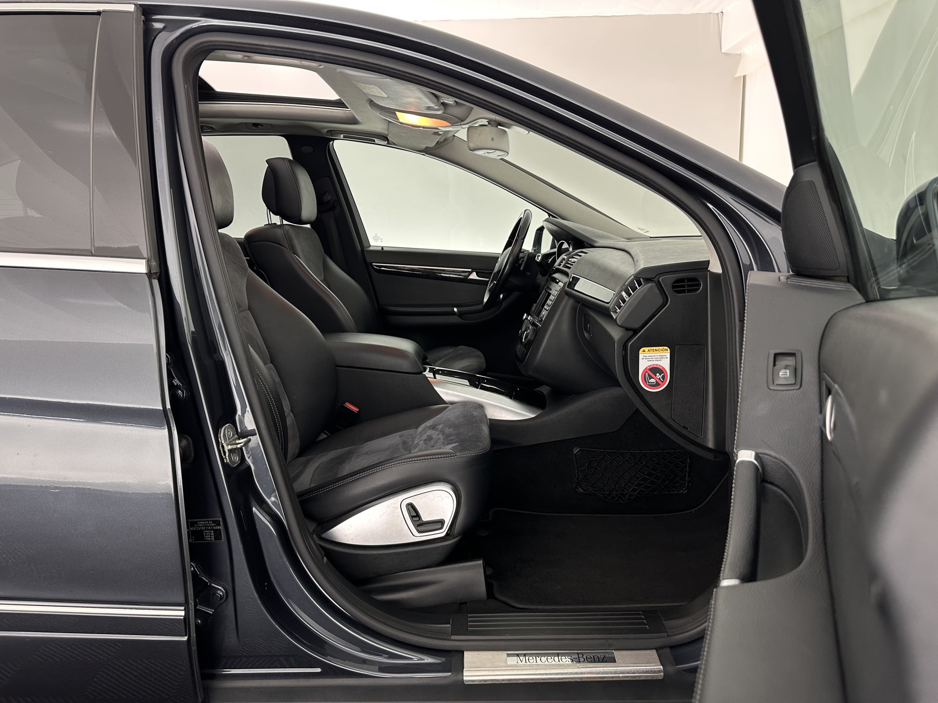 Mercedes-Benz R-klasse 300 CDI BlueEFFICIENCY Prestige [ 7-Pers. ] Aut. *PANO | LEATHER-ALCANTARA | XENON | BLINDSPOT | NAVI-FULLMAP | COMFORTSEATS | CAMERA | SHIFTPADDLES | PRIVACYGLASS | 18''ALU*