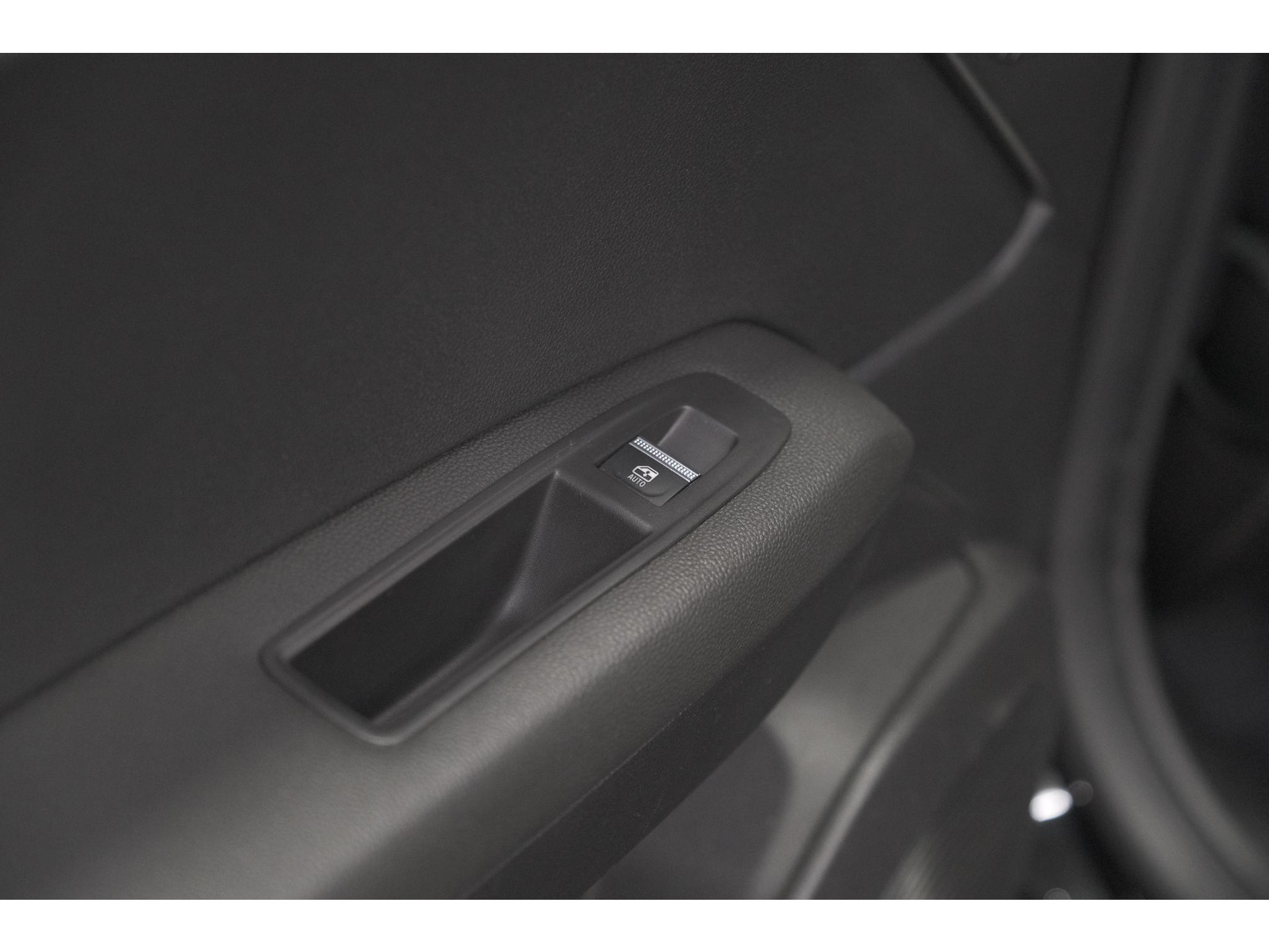 Renault Captur 1.8 E-Tech full hybrid 160 techno | Camera | Adaptieve Cruise Control | Navigatie