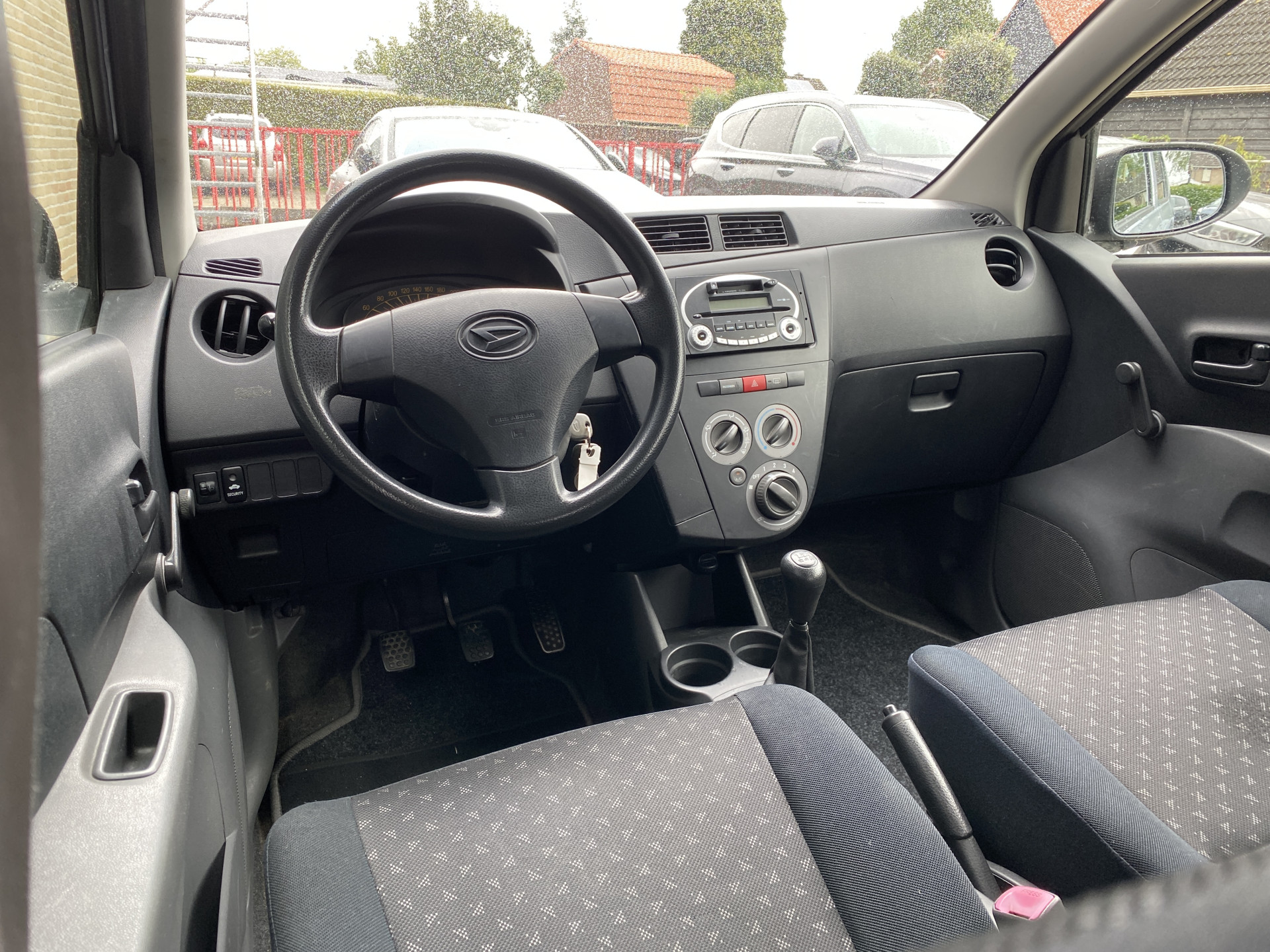 Daihatsu Cuore 1.0 Trend | airco | stuurbekrachtiging | airbags | radio cd speler | lichtmetalen velgen