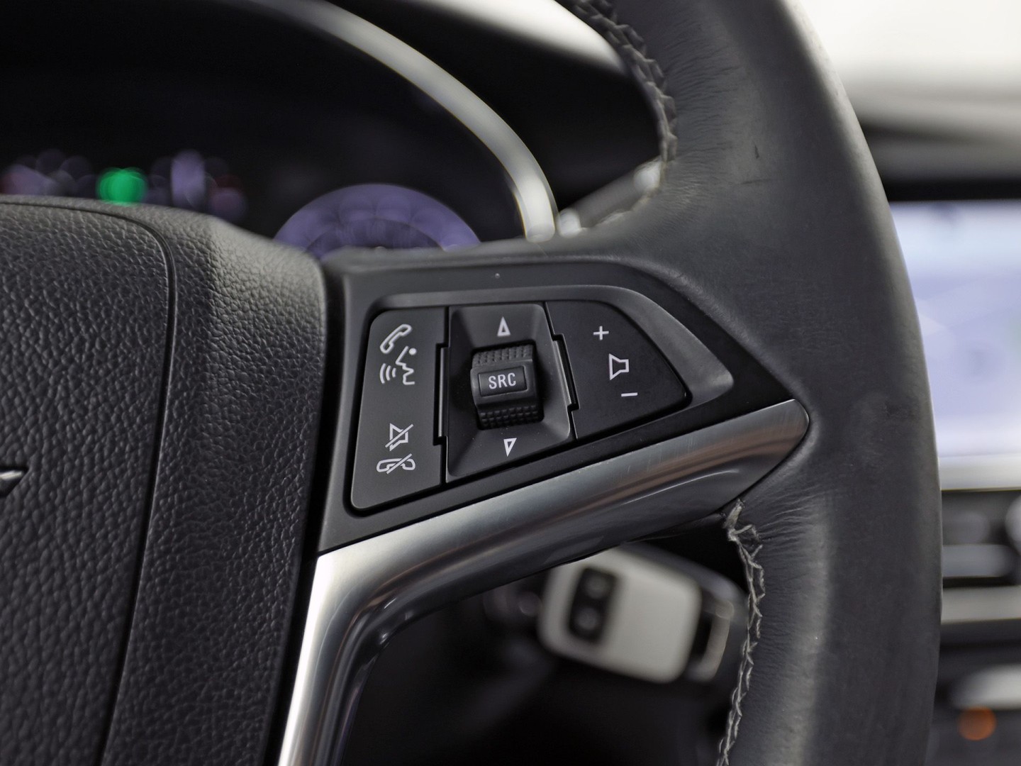 Opel Mokka X 1.4 Turbo Innovation Sport (GROOT NAVI, APPLE CARPLAY, STUUR/STOELVERWARMING, TREKHAAK, LEDER, CRUISE, LM VELGEN, NIEUWE APK)