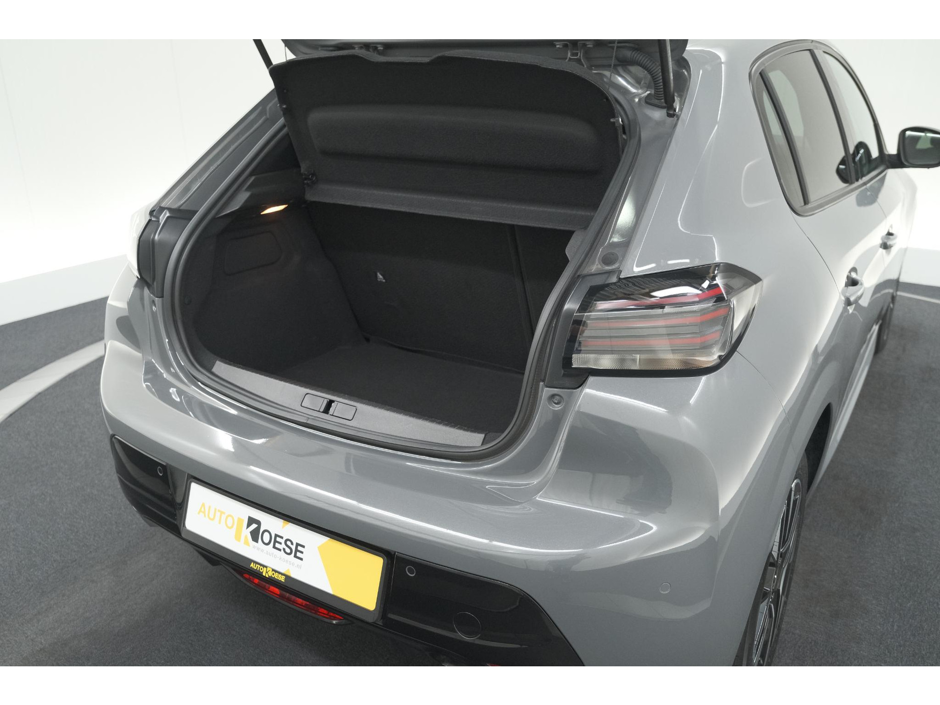 Peugeot 208 1.2 Hybrid 110 e-DCS6 Allure | Apple Carplay | Parkeersensoren Voor + Achter | Climate Control