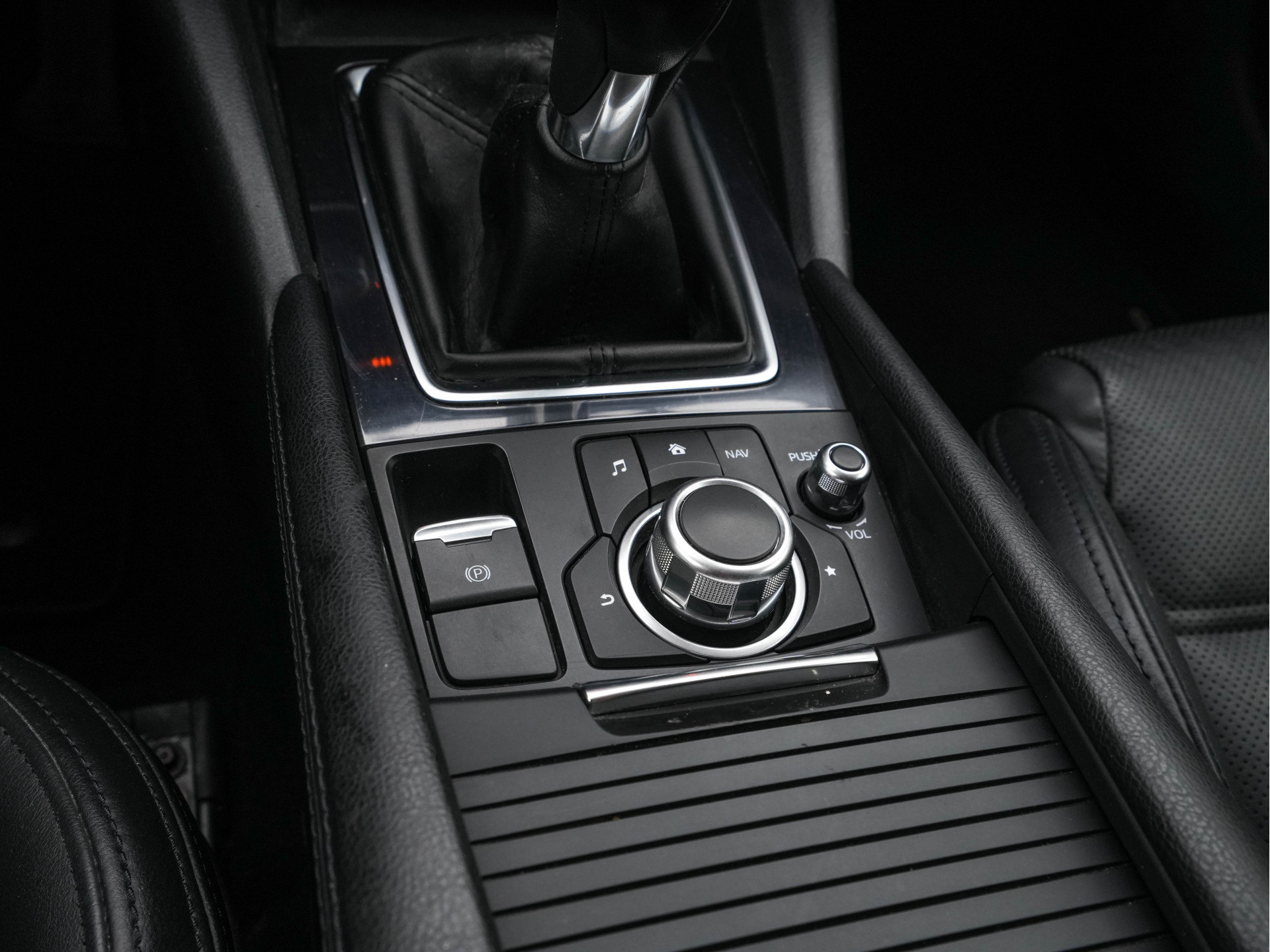 Mazda 6 Sportbreak 2.2D SkyActiv-D 150 Skylease GT (INCL-BTW) *LEATHER | FULL-LED | NAVI-FULLMAP | MEMORY-PACK | BOSE-AUDIO | BLIND-SPOT | CAMERA | KEYLESS | ECC | HEATED-SPORTSEATS | PDC | CRUISE | 17"ALU*