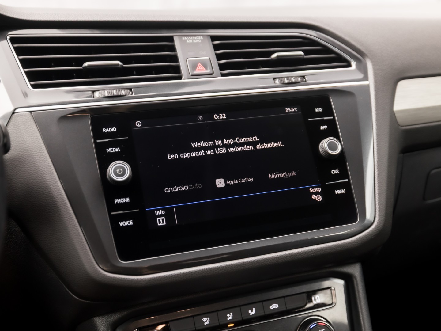 Volkswagen Tiguan Allspace 1.4 TSI Sportline 7 Persoons 150Pk Automaat (APPLE CARPLAY, GROOT NAVI, CLIMATE, GETINT GLAS, SPORTSTOELEN, PARKEERSENSOREN, ADAPTIVE CRUISE, NIEUWSTAAT)