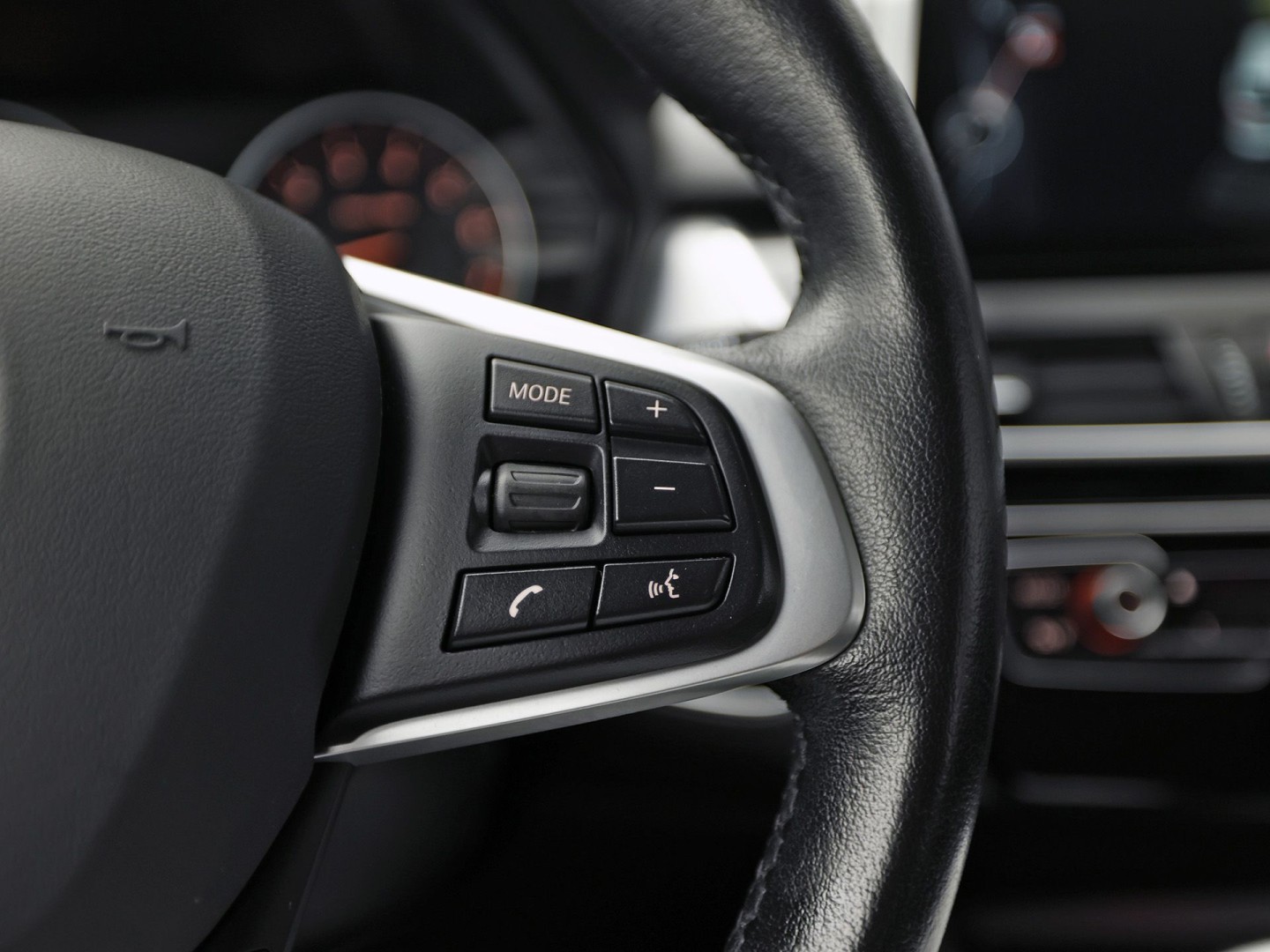 BMW 2 Serie 225xe Sport High Executive xDrive 225Pk Automaat (GROOT NAVI, SOH 89,7%, HEAD-UP DISPLAY, LEDER, STOELVERWARMING, SPORTSTOELEN, PARKEERSENSOREN, NIEUWE APK, NIEUWSTAAT)
