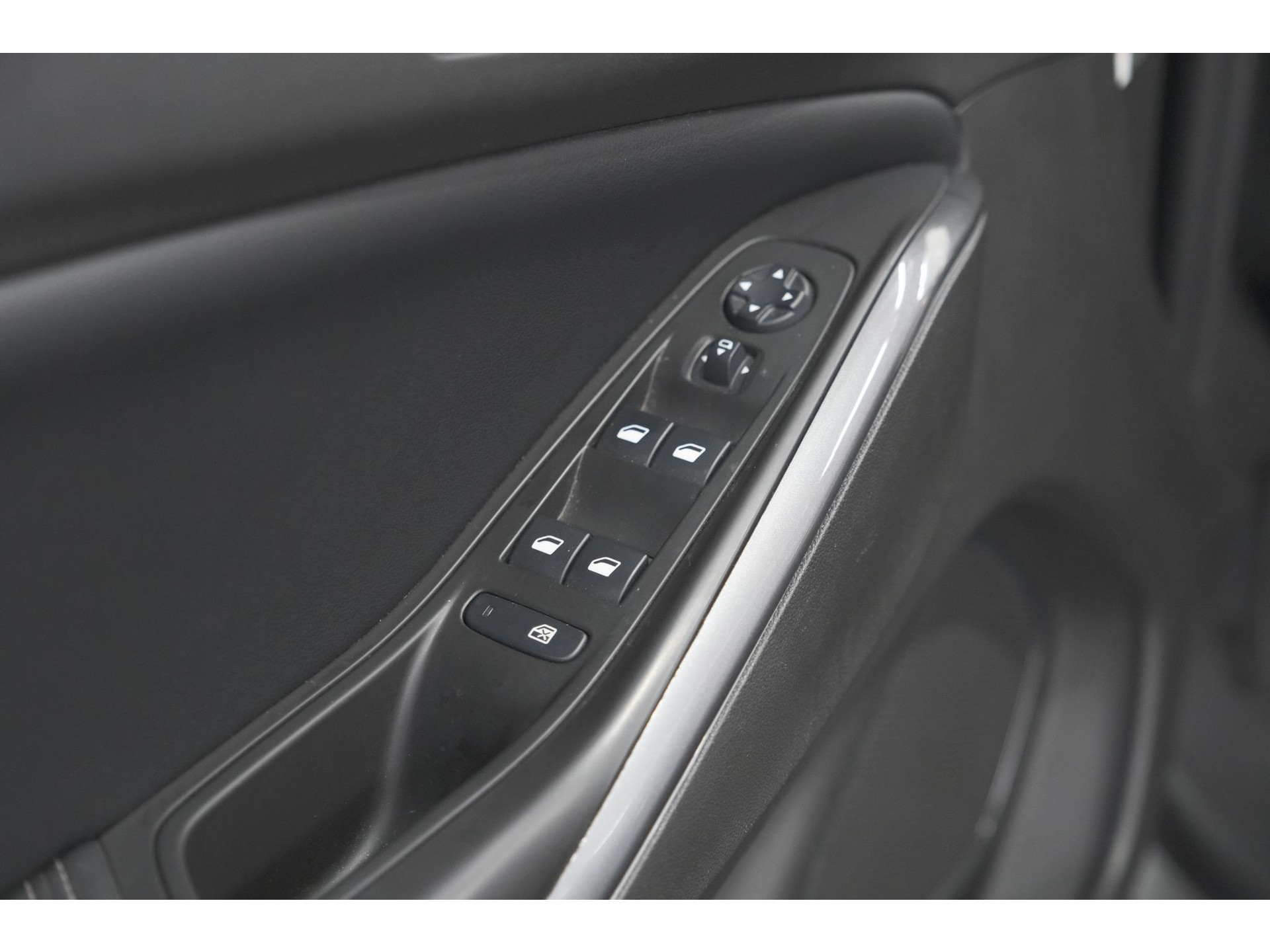 Opel Grandland X Turbo 130 EAT8 Innovation | Trekhaak | Dodehoekdetectie | Apple Carplay | Pack Winter