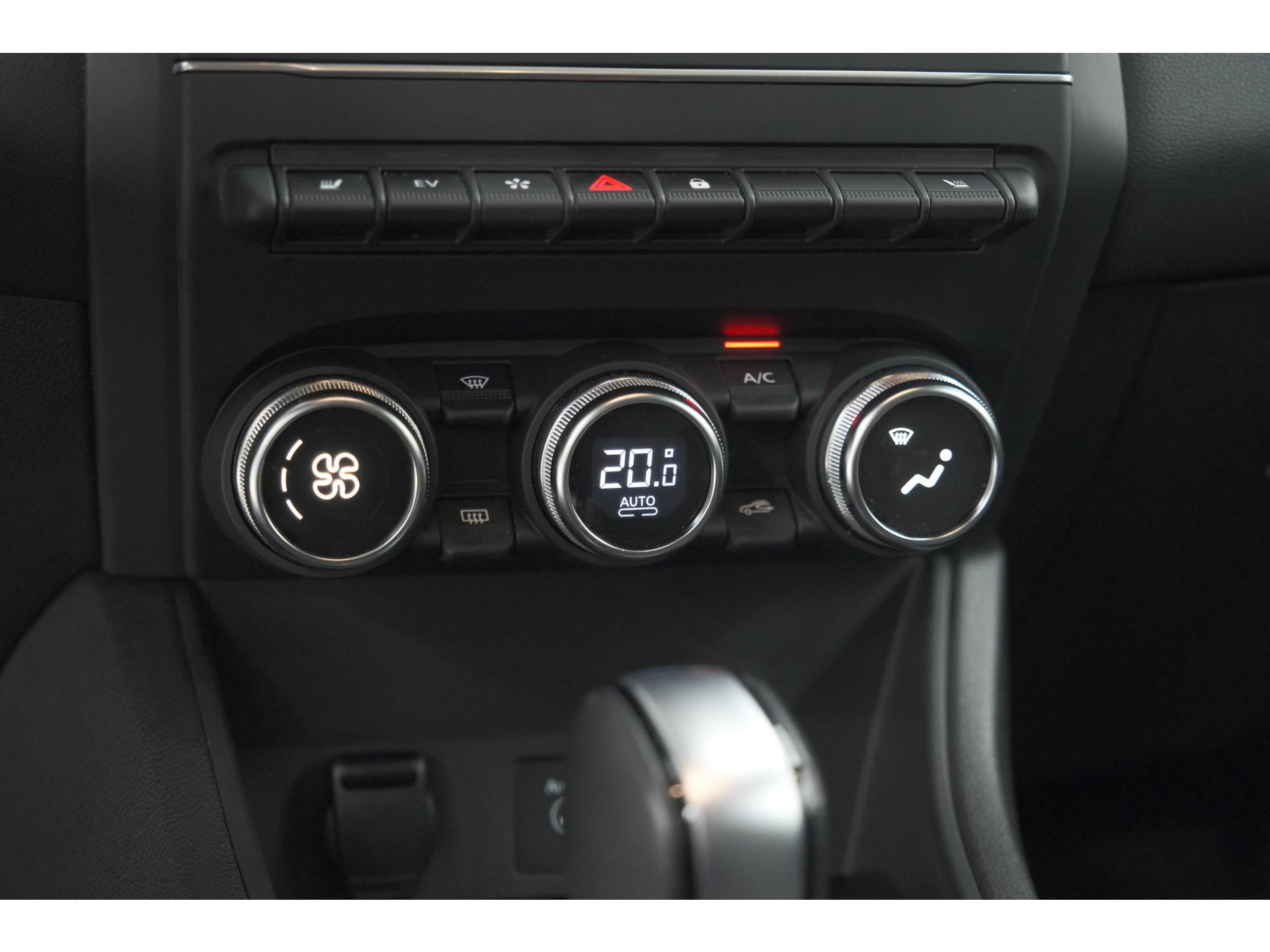 Renault Captur 1.6 E-Tech Hybrid 145 Intens | Trekhaak | Camera | Stoelverwarming | Navigatie