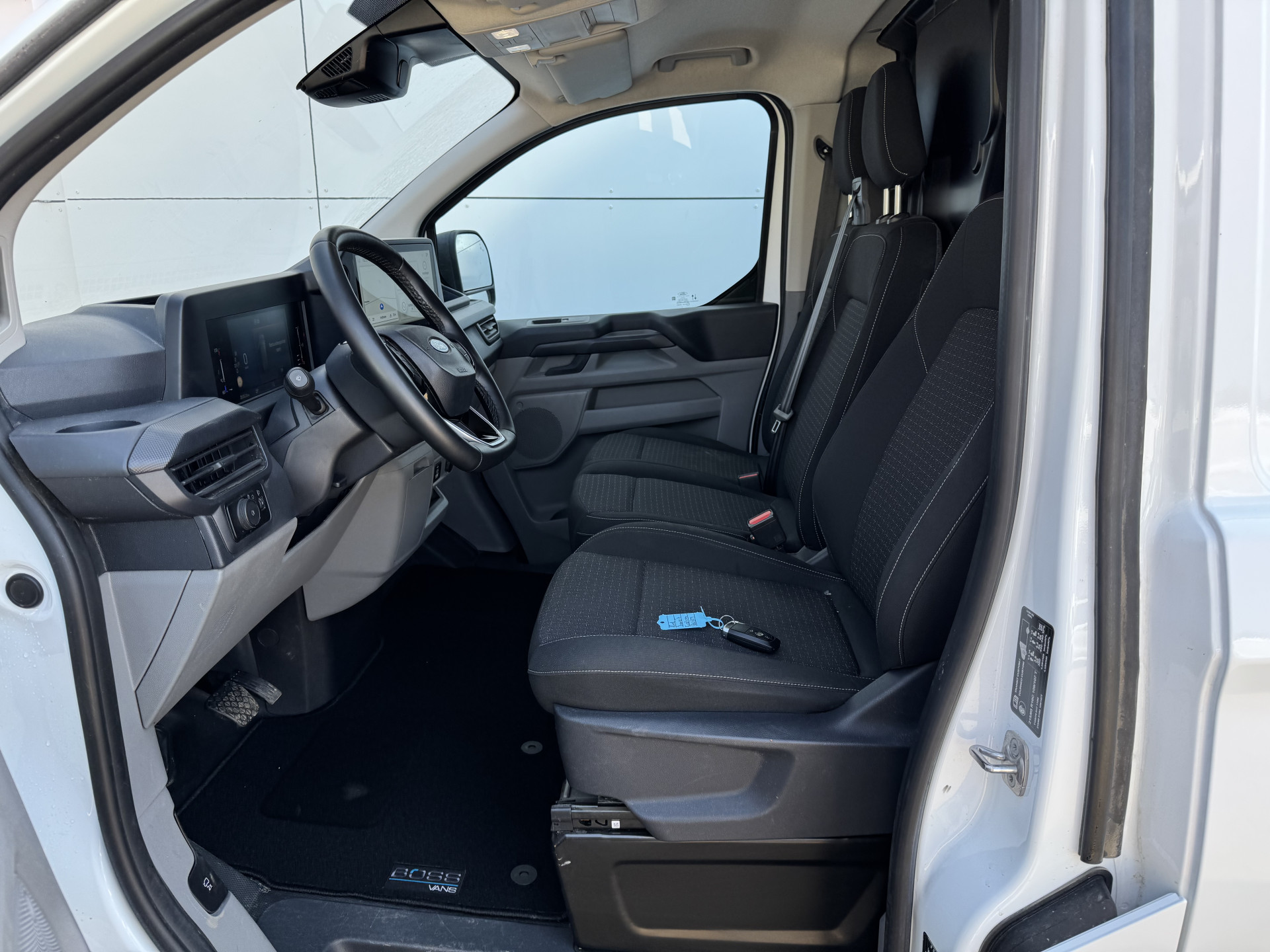 Ford Transit Custom 2.0 TDCI 140PK AWD Automaat L1 4x4 4WD LED Airco Carplay Camera Navigatie Parkeersensoren v+a Vierwielaandrijving