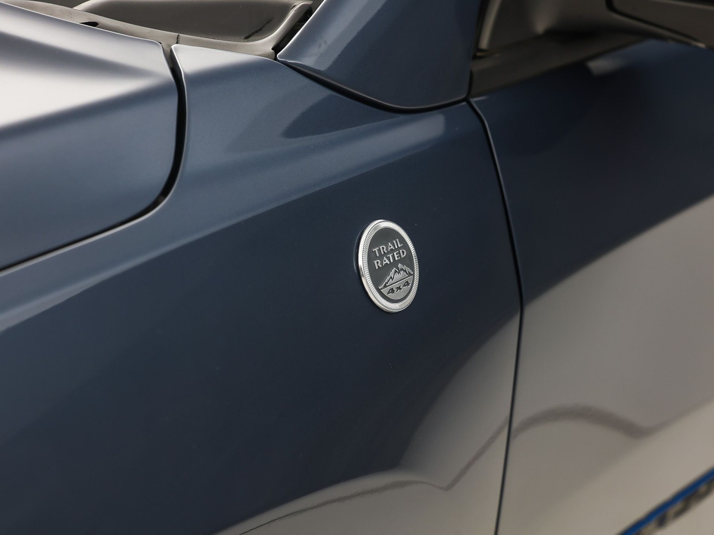 Jeep Compass 4xe 240 Plug-in Hybrid Electric Trailhawk 240Pk Automaat (PANORAMADAK, VIRTUAL COCKPIT, APPLE CARPLAY, GROOT NAVI, CAMERA, SPORTSTOELEN, GETINT GLAS, ADAPTIVE CRUISE, NIEUWSTAAT)