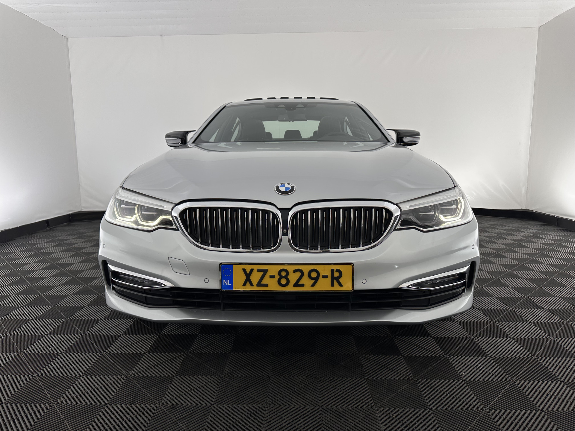 BMW 5-serie 530e iPerformance High Executive (Plug-in) Aut.*PANO | LEATHER | FULL-LED | TOPVIEW | KEYLESS | HARMAN/KARDON | BLINDSPOT | MEMORY-PACK | HEATED-COMFORTSEATS | DIGI-COCKPIT | AMBIENTLIGHT | NAVI-FULLMAP | 20''ALU*