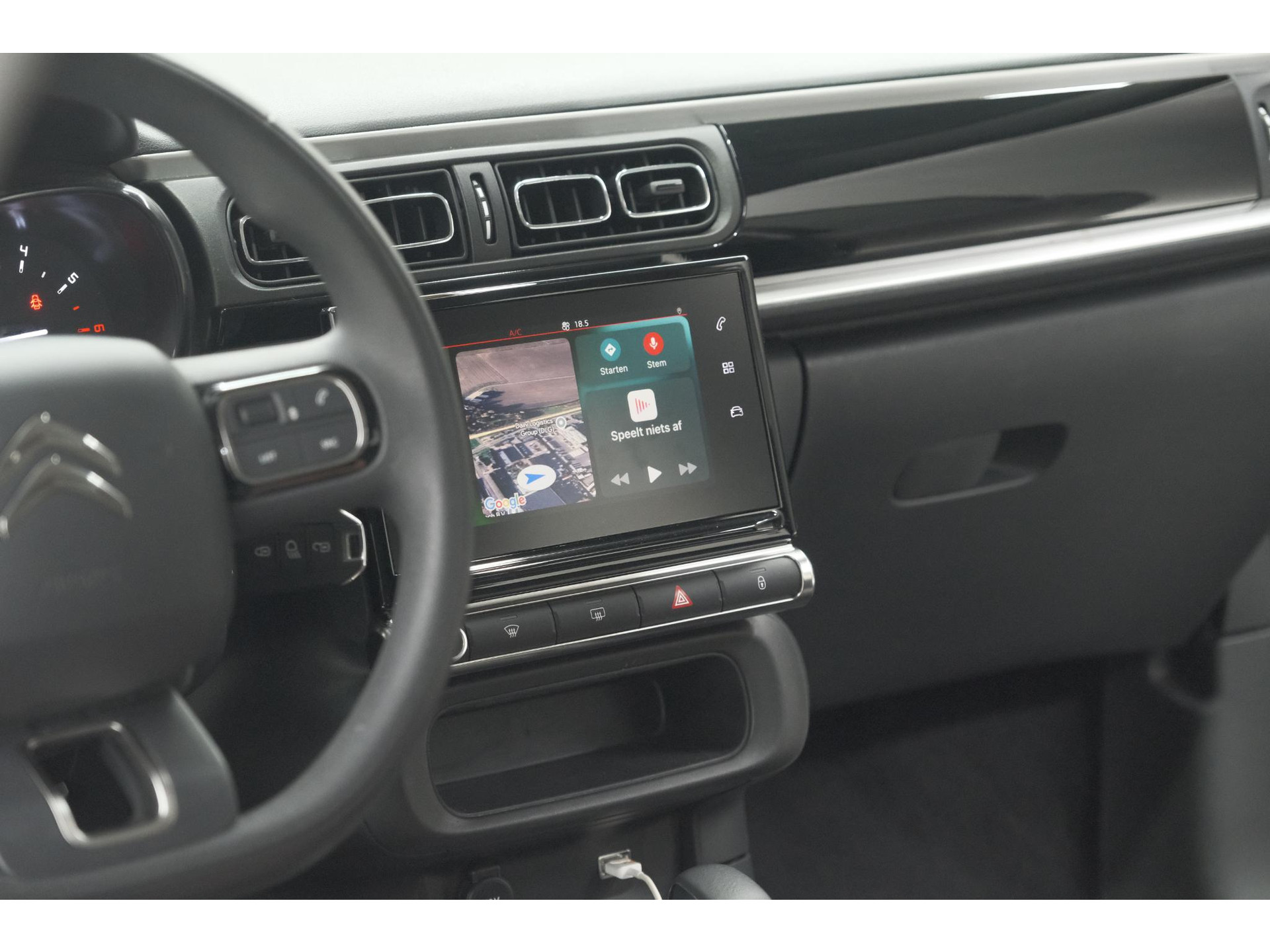 Citroen C3 PureTech 110 EAT6 Max | Apple Carplay | Parkeersensoren | Climate Control | 16 Inch Lichtmetalen Velgen