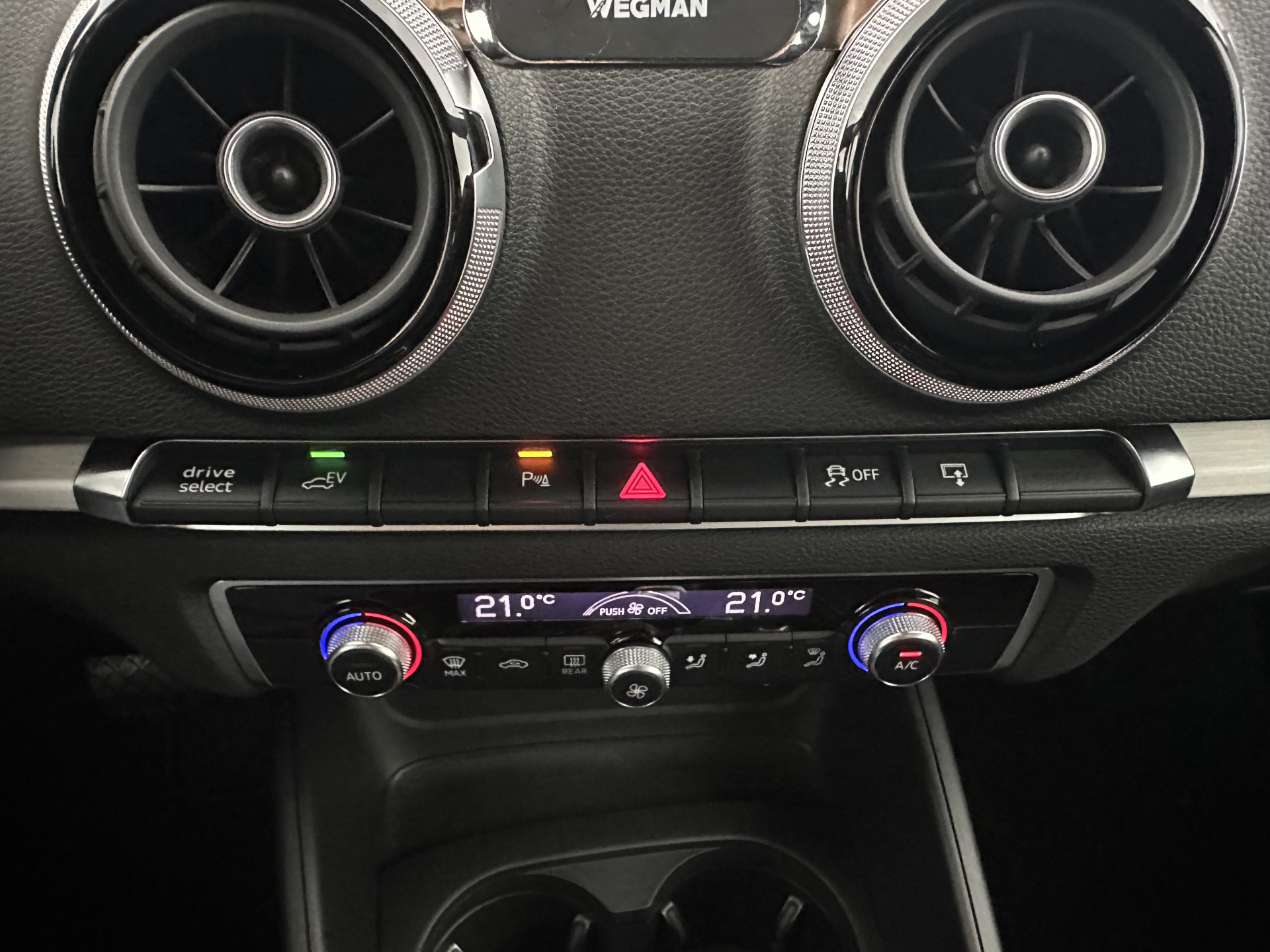 Audi A3 Sportback 1.4 e-tron Plug-In Pro Line plus Aut. *LEATHER-FABRIC | FULL-LED | NAVI-FULLMAP | KEYLESS | SPORT-SEATS | AUDI-SOUND | TOWBAR | 17''ALU*