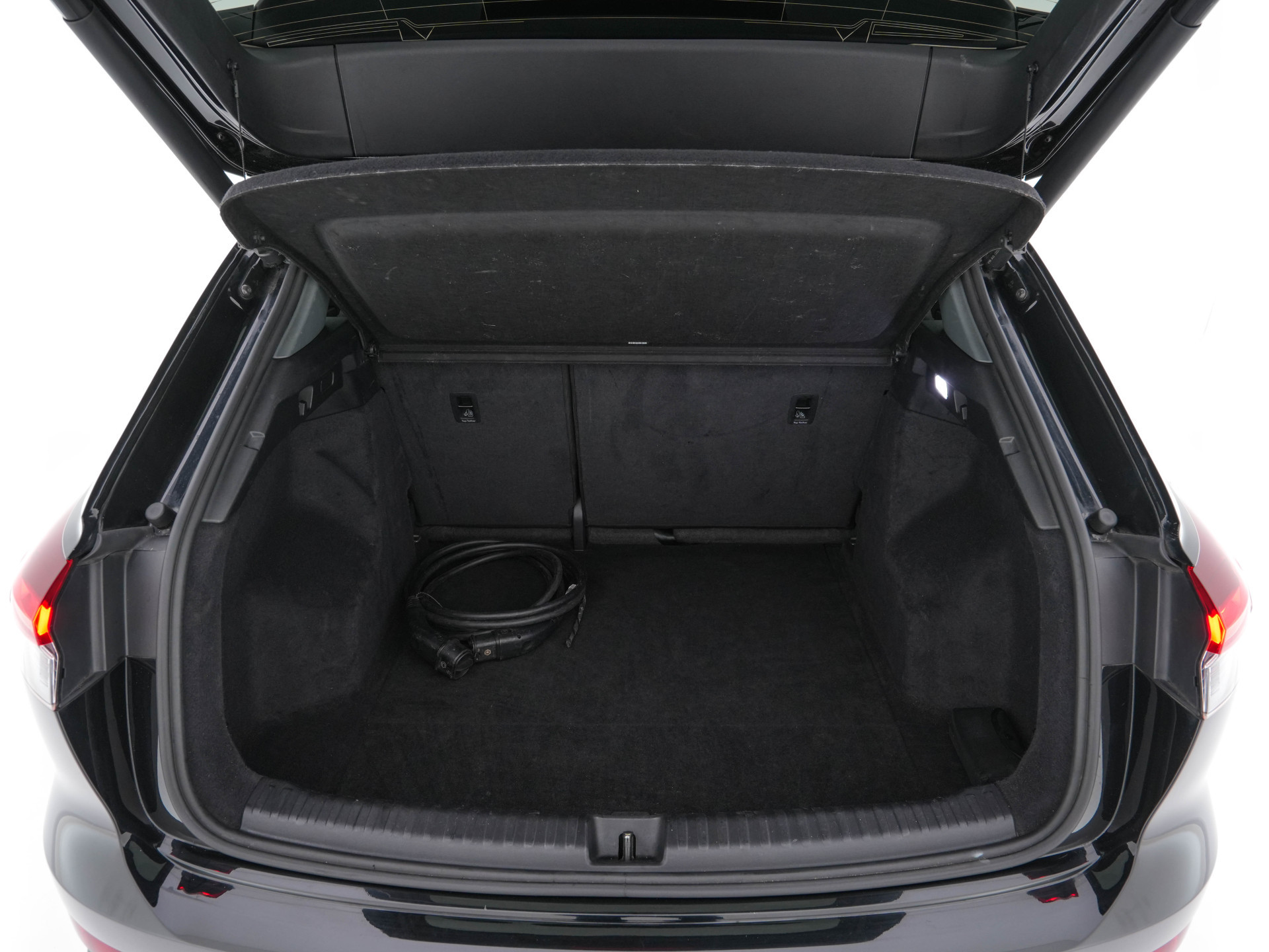 Audi Q4 e-tron 40 Launch edition Advanced Plus 77 kWh (3-Fase-11 kW) {SOH-93%} (INCL-BTW) *HEATPUMP | ADAPT-CRUISE | MATRIX-LED | NAVI-FULLMAP | KEYLESS | CAMERA | DIGI-COCKPIT | DAB | AMBIENT-LIGHT | HEATED-SPORTSEATS | SHIFT-PADDLES | PRIVACY-GLASS | 19