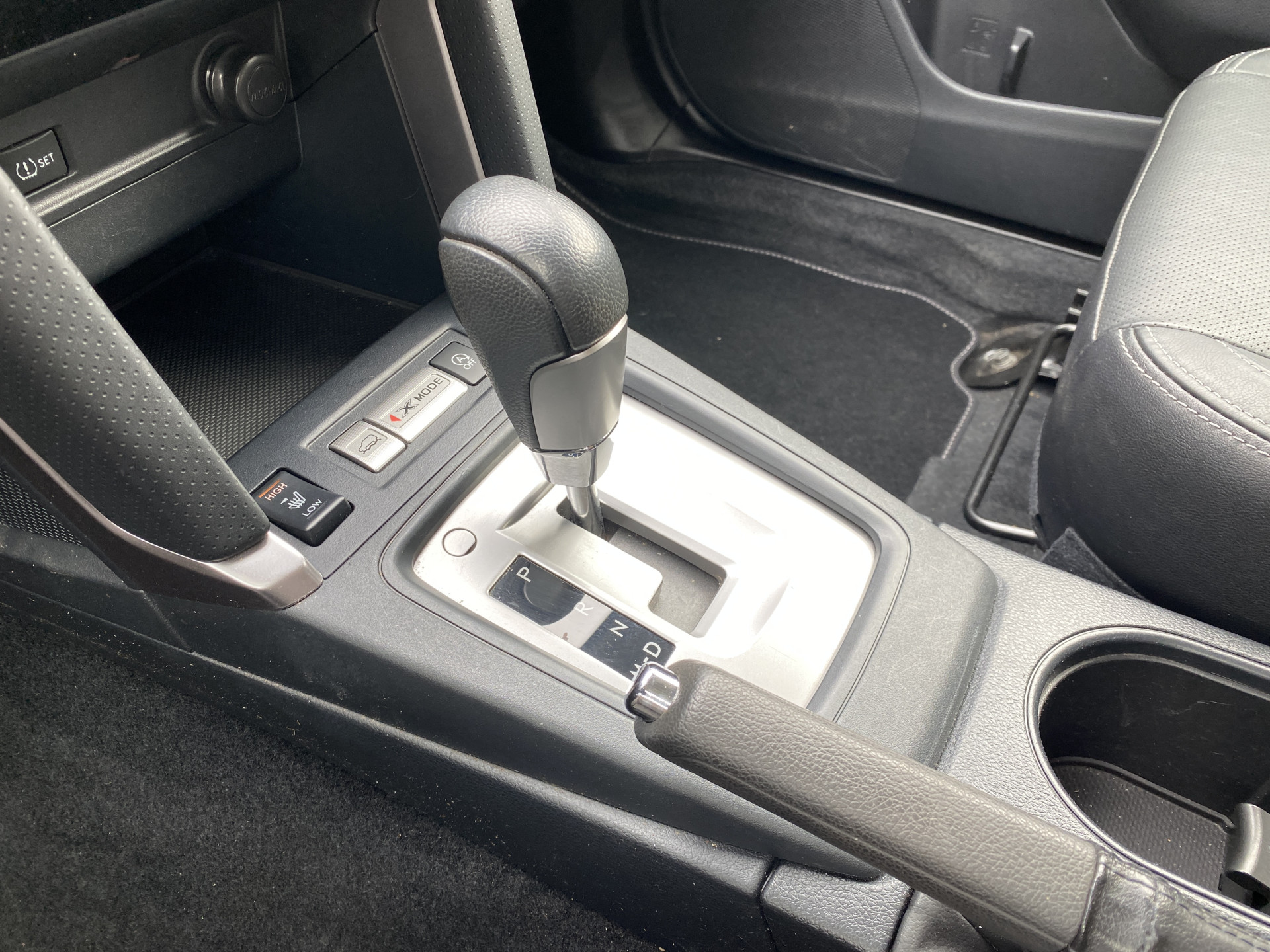 Subaru Forester 2.0 AWD Premium 150 pk AUT. | 1e eigenaar | dealer onderhouden | navigatie | leder interieur | panoramadak | keyless