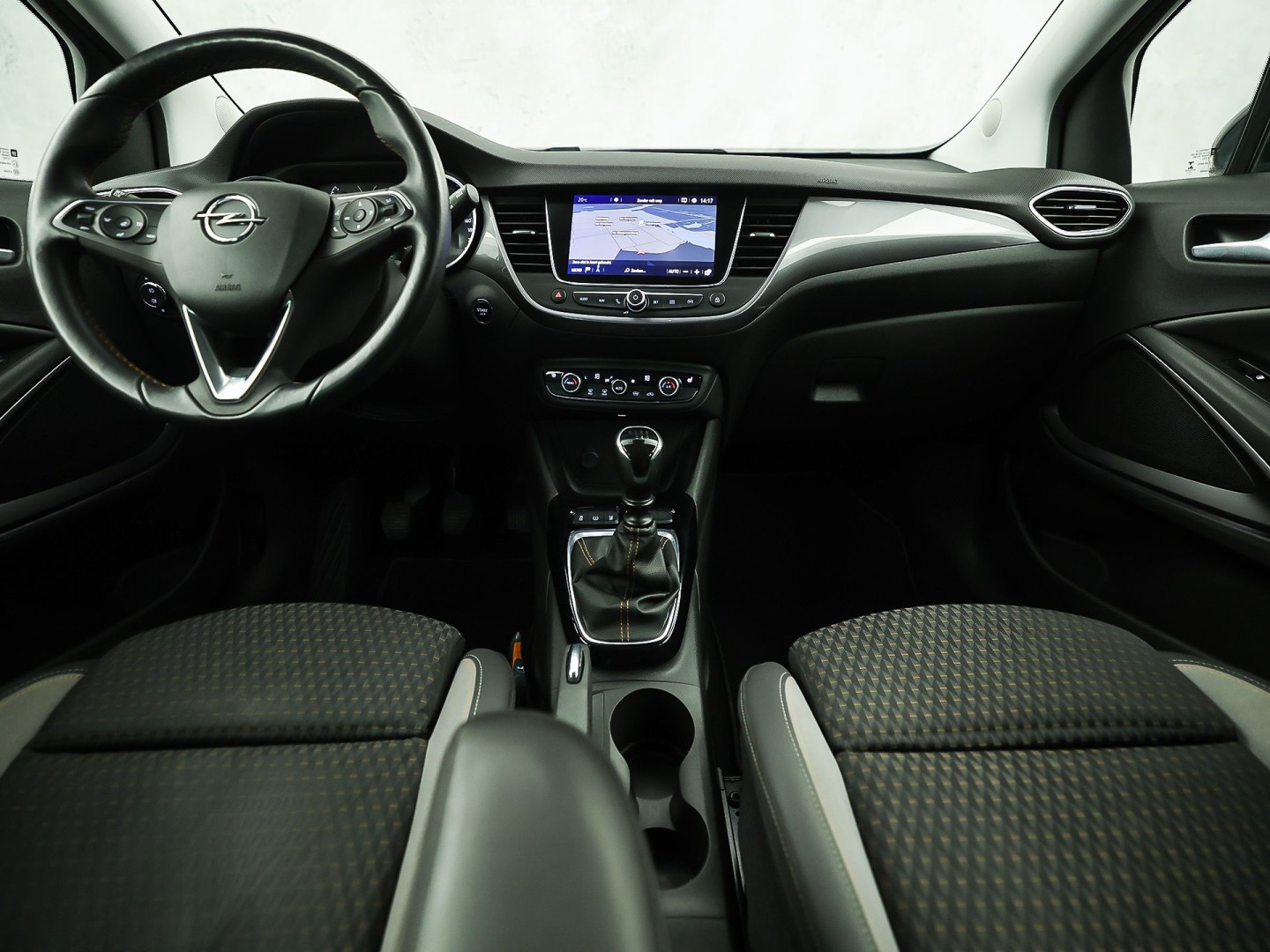 Opel Crossland X 1.2 Turbo Innovation (APPLE CARPLAY, GROOT NAVI, CLIMATE, 360 CAMERA, STUUR/STOELVERWARMING, SPORTSTOELEN, GETINT GLAS, CRUISE, NIEUWSTAAT)