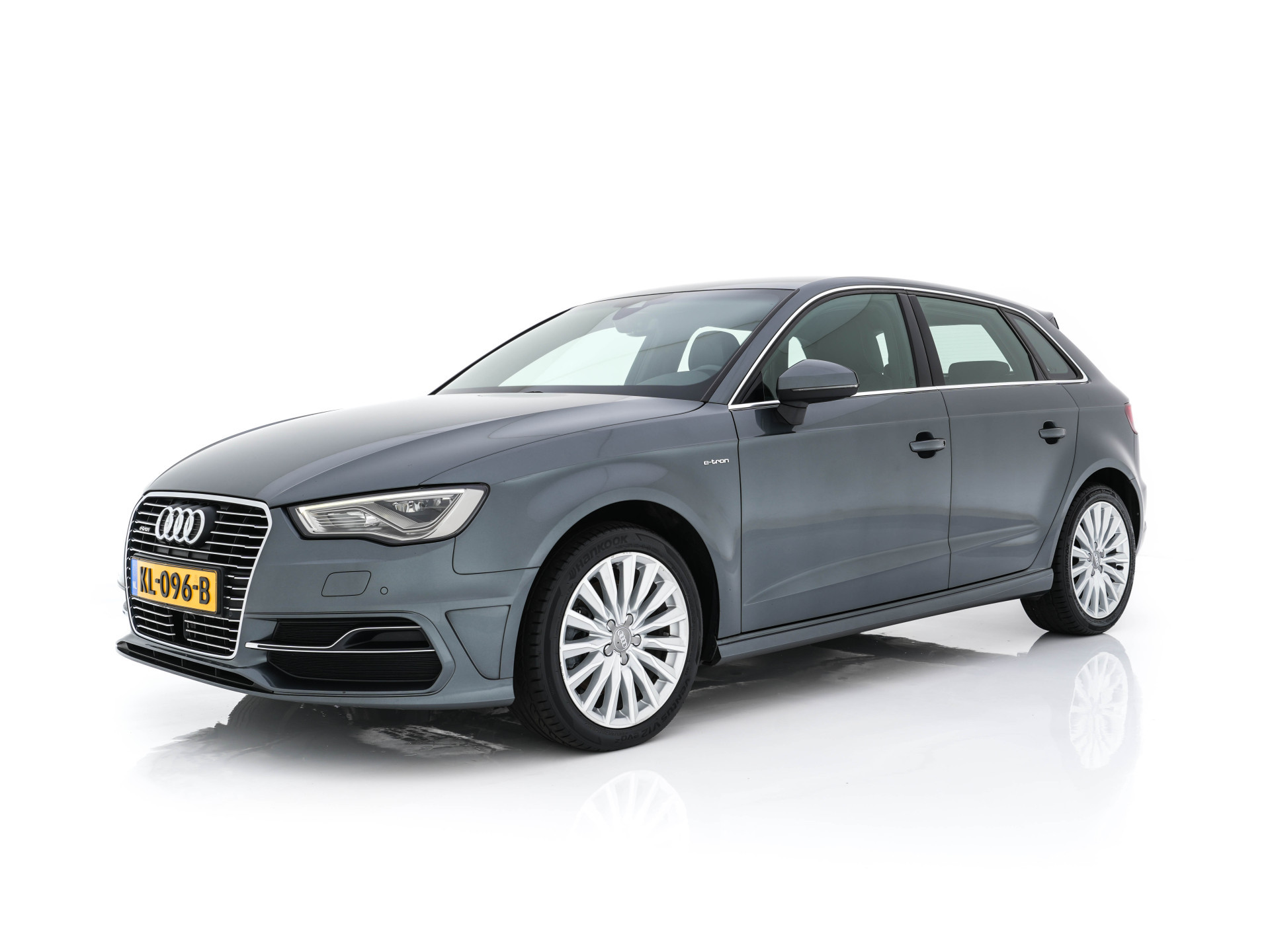 Audi A3 Sportback 1.4 e-tron Plug-In Pro Line plus Aut. *LEATHER-FABRIC | FULL-LED | NAVI-FULLMAP | KEYLESS | SPORT-SEATS | AUDI-SOUND | TOWBAR | 17''ALU*