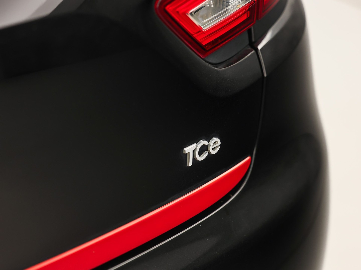 Renault Clio 0.9 TCe Dynamic Sport (NAVIGATIE, CRUISE, LM VELGEN, SPORTSTOELEN, NIEUWE APK, NIEUWSTAAT)