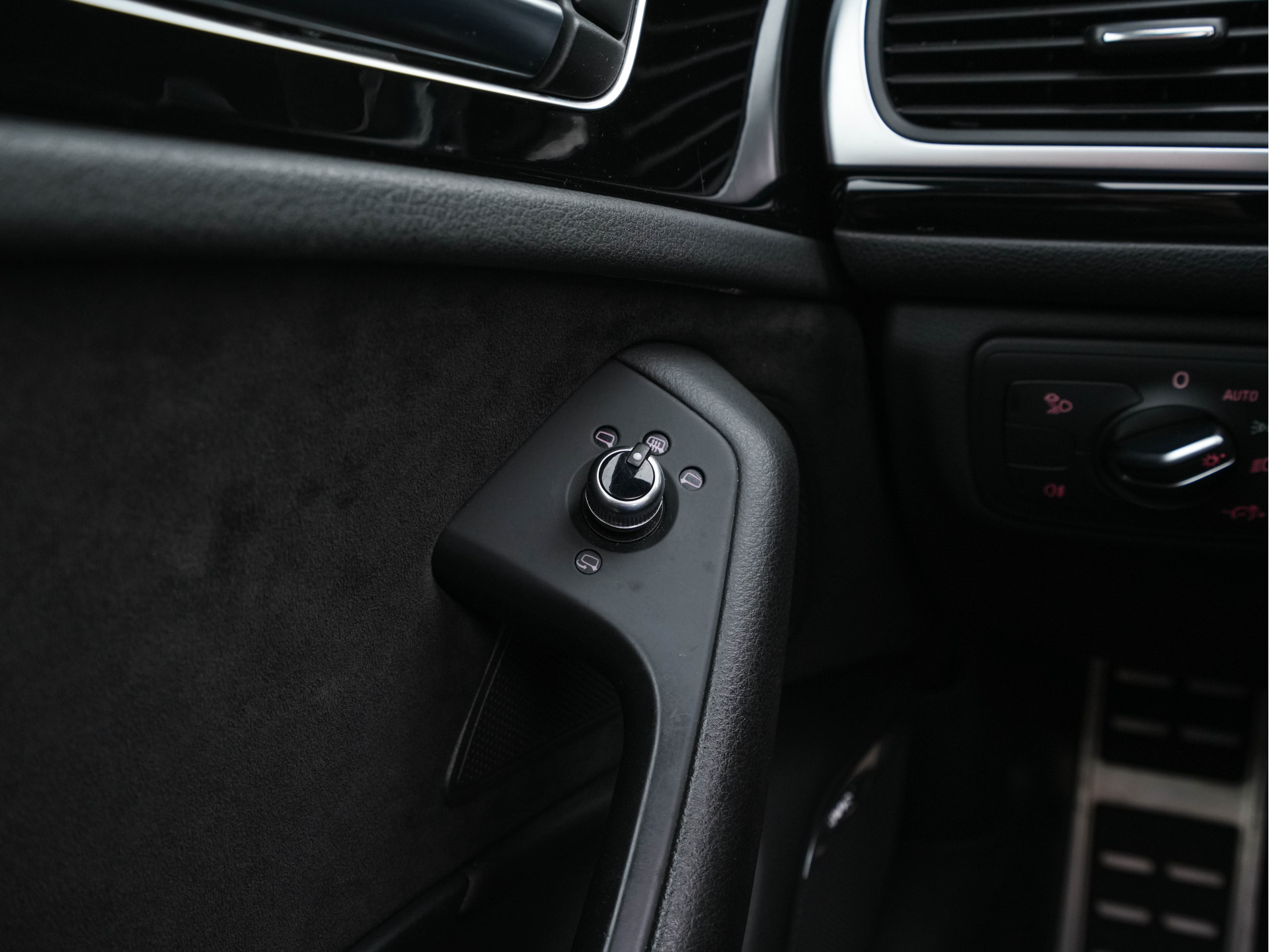 Audi A6 Avant 3.0 TDI Quattro S-Line Aut. *PANO | NAVI-FULLMAP | LEATHER-ALCANTARA | BI-XENON | BOSE-SURROUND | DAB | CAMERA | ECC | HEATED-SPORTSEATS | PDC | CRUISE | TOWBAR | KEYLESS | 20"ALU*