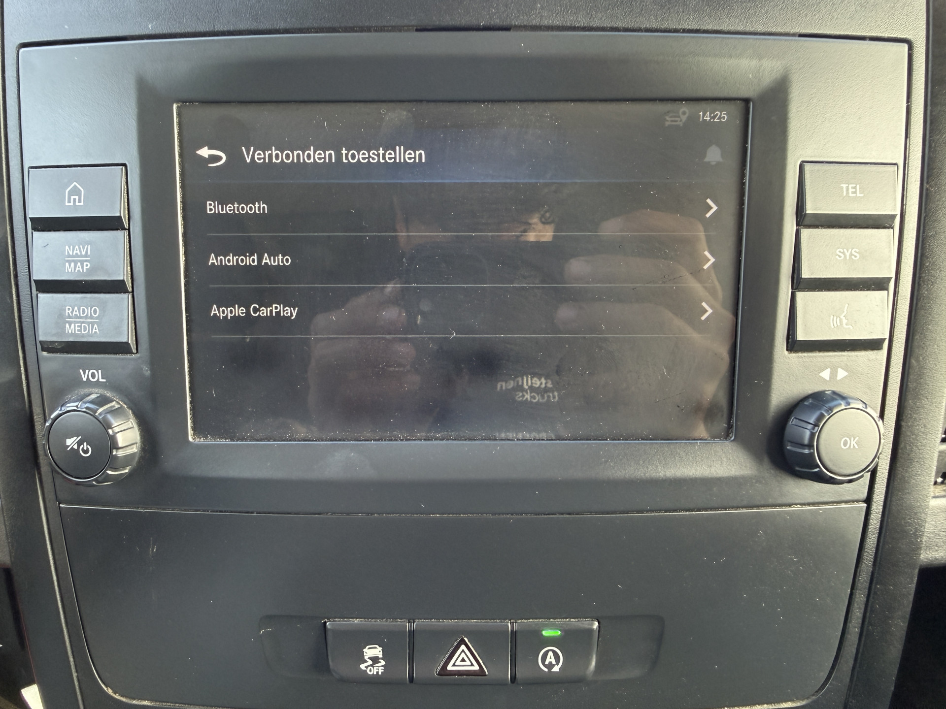 Mercedes-Benz Vito 114 1.9 CDI 136PK Dubbele Cabine L2H1 5 Stoelen Climate Control Cruise Control Trekhaak Carplay Camera