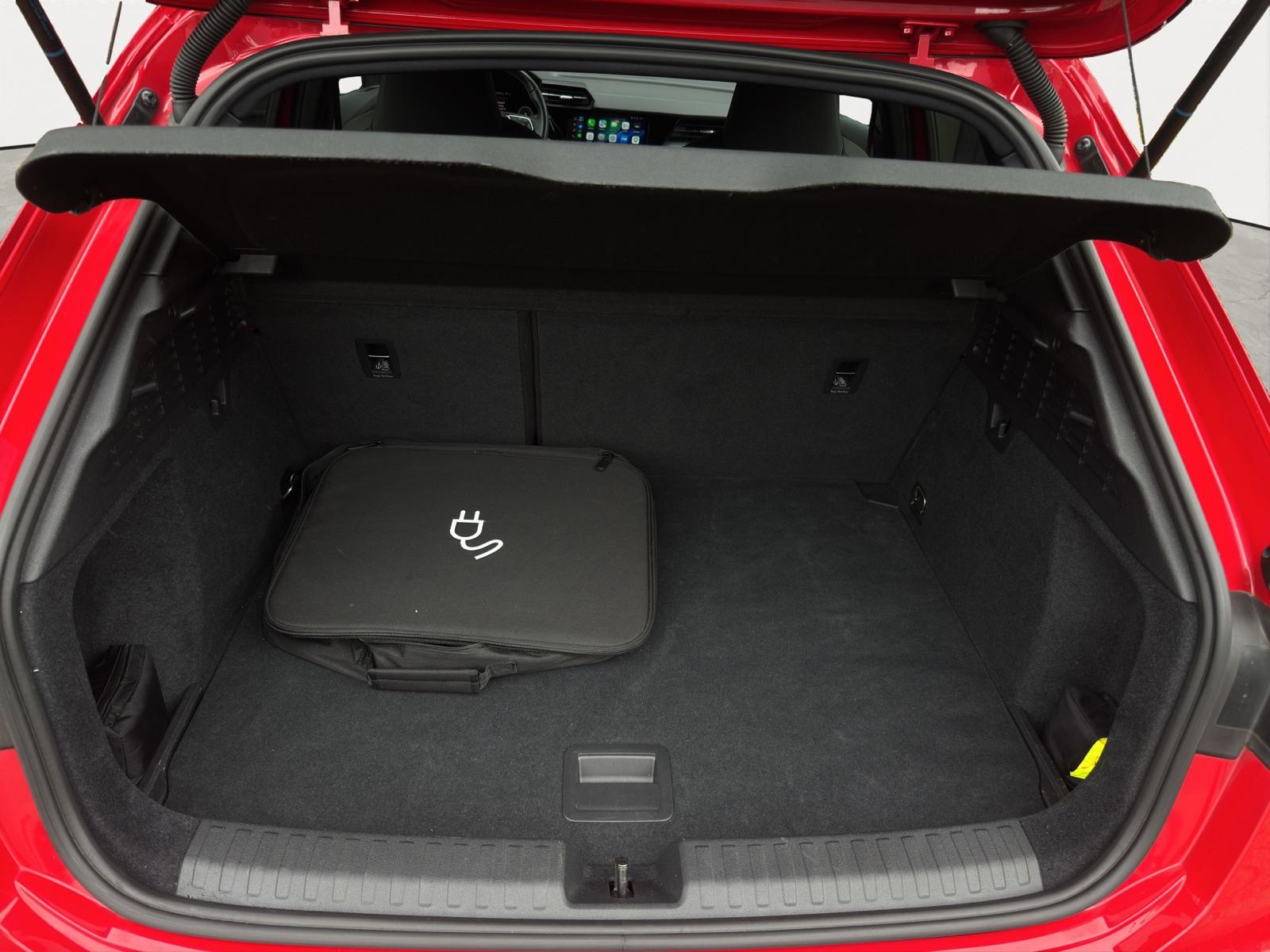 Audi A3 Sportback 40 TFSI e 204PK 2X S-Line Camera Keyless Black Pakket