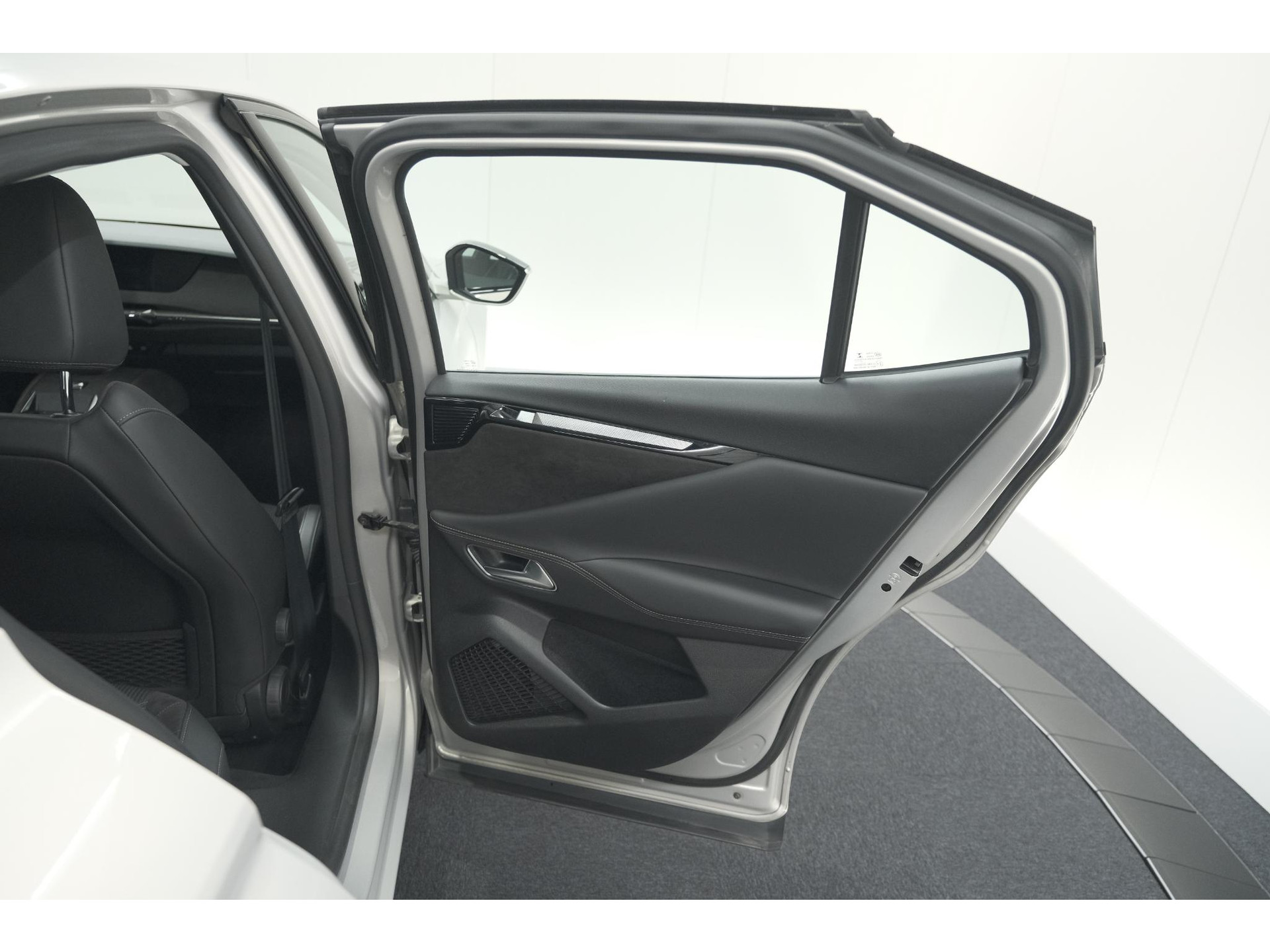 DS 4 PureTech 130 EAT8 Performance Line | Camera | Apple Carplay | Alcantara® bekleding | Parkeersensensoren