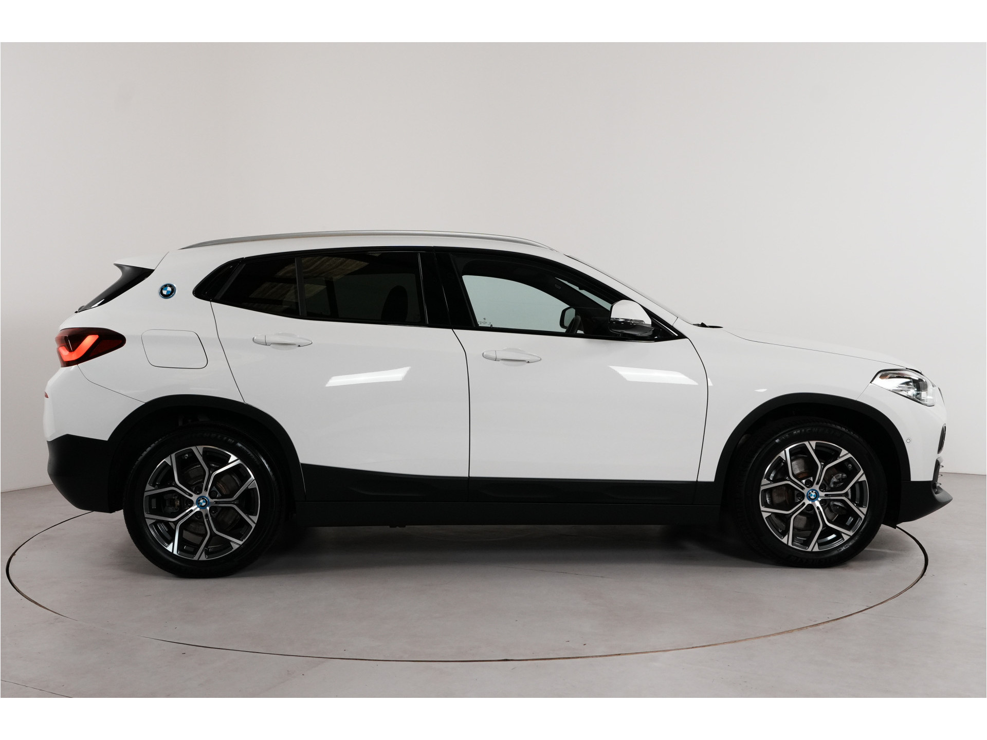 BMW X2 xDrive25e PHEV 220 pk | SOH 92% | M Sport int. | Adaptive Cruise  | Camera |