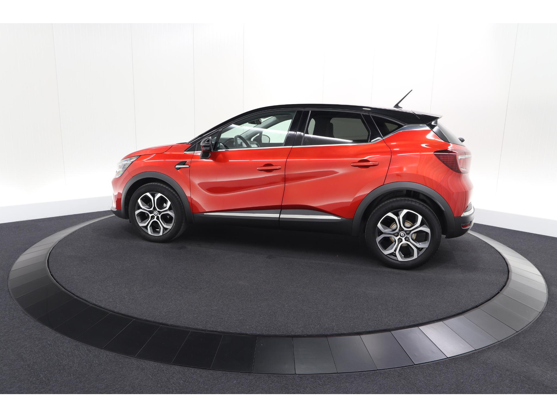 Renault Captur 1.0 TCe 90 Intens | Navigatie | Camera | Parkeersensoren | Apple Carplay