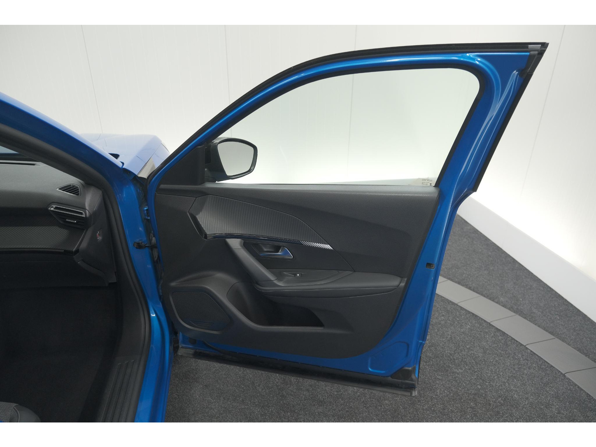 Peugeot 2008 PureTech 130 EAT8 Blue Lease Allure | Camera | Navigatie | Parkeersensoren | Apple Carplay