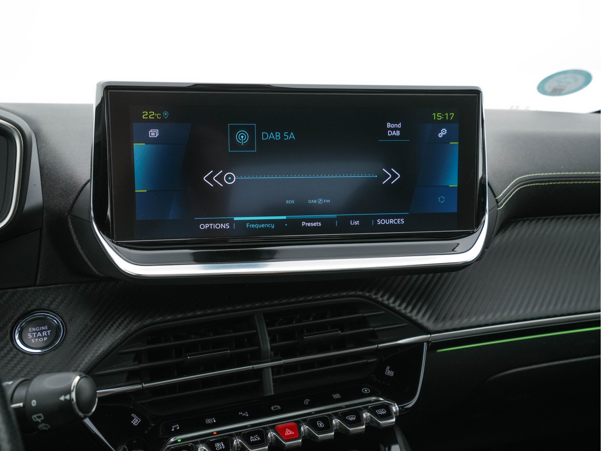 Peugeot e-208 EV GT-Line 350 50 kWh (INCL-BTW) *PANO | FULL-LED | DIGI-COCKPIT | BLINDSPOT | CAMERA | LEATHER-ALCANTARA | AMBIENT-LIGHT | NAVI-FULLMAP | LANE-ASSIST | KEYLESS | DAB | CCS-FASTLOADER | HEATED-SPORTSEATS | 17"ALU