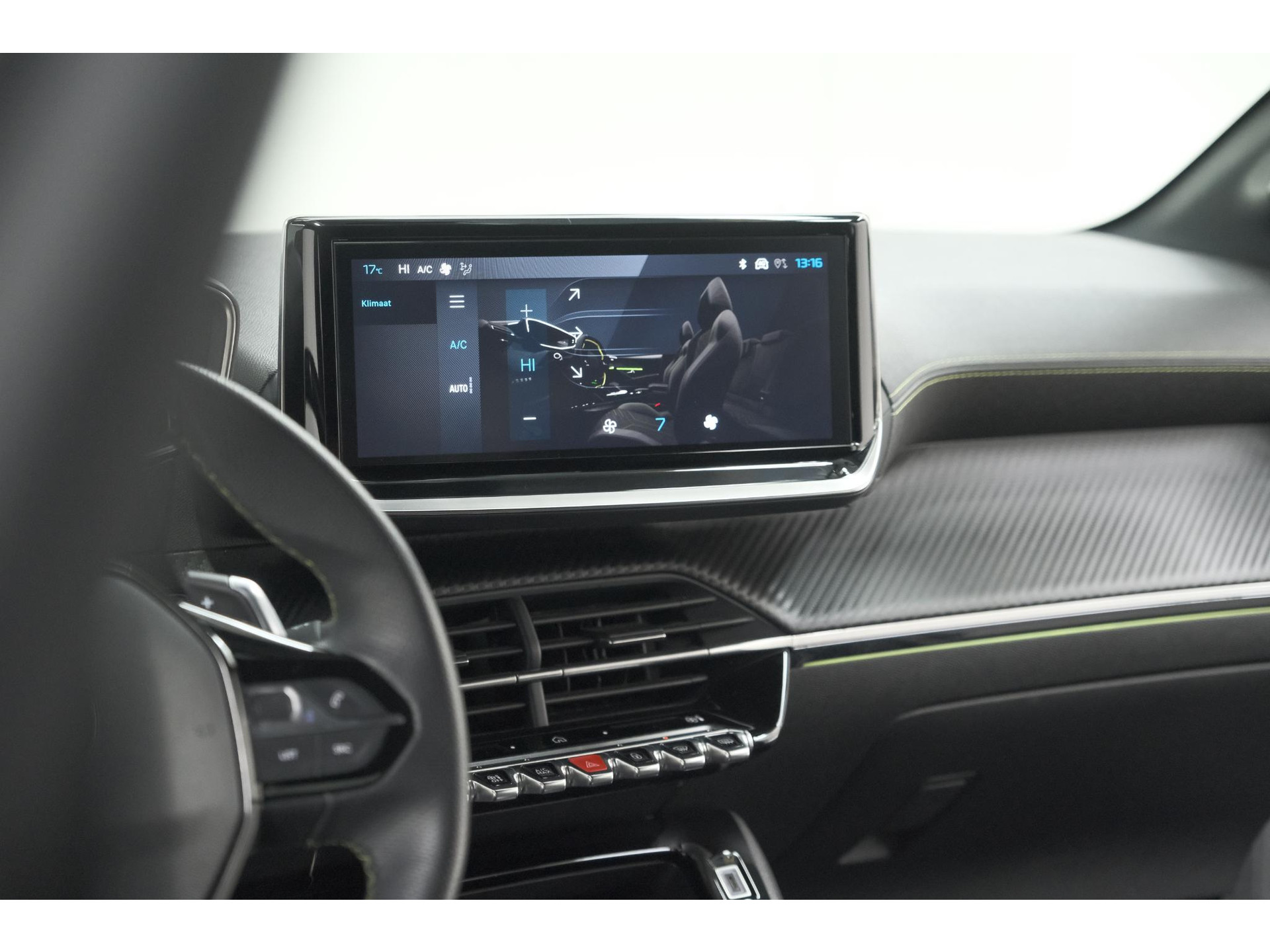 Peugeot 208 Hybrid 136 e-DCS6 GT | Camera | Apple Carplay & Android Auto | Parkeersensoren