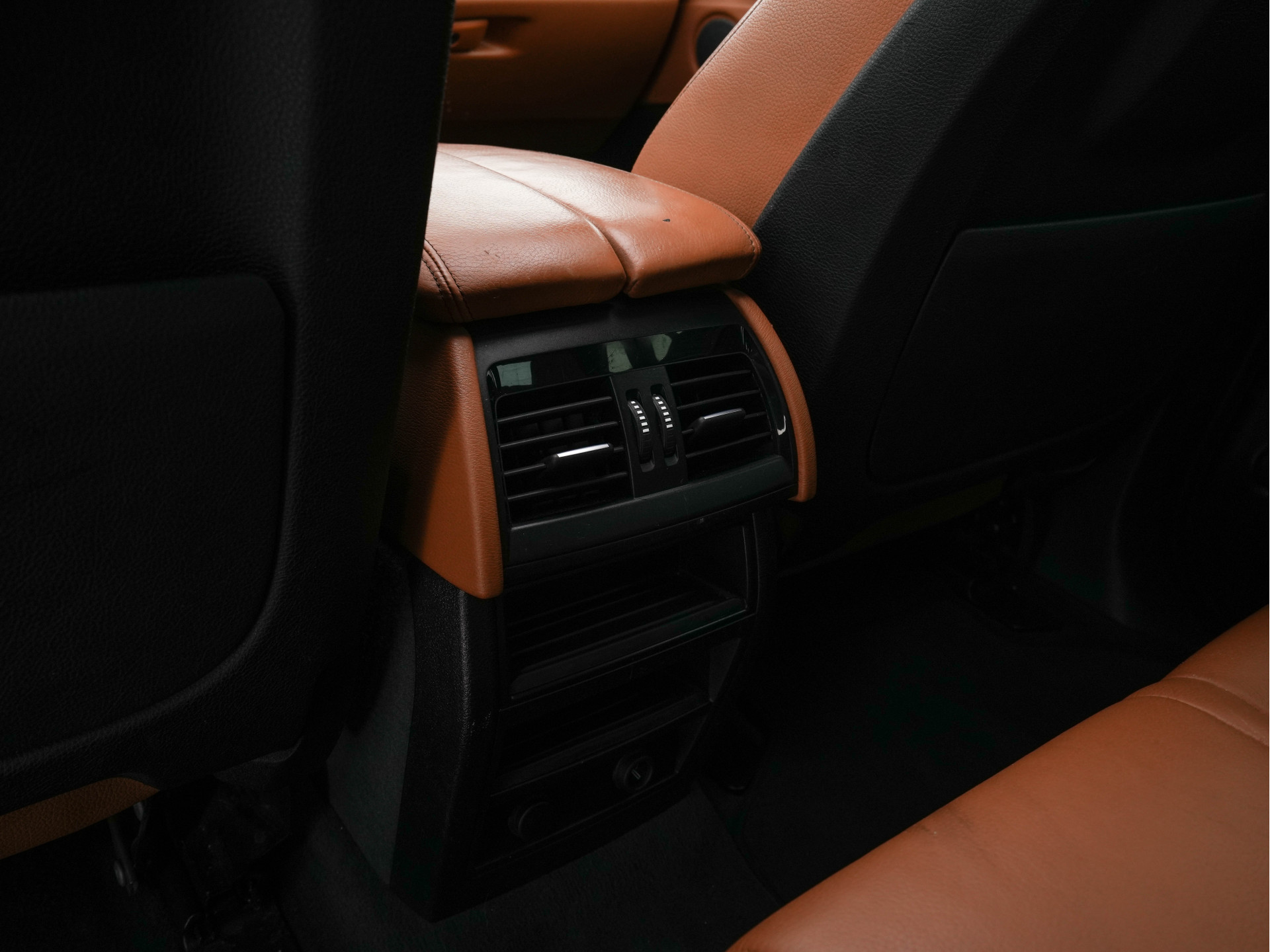 BMW X6 M50d M-Sport-Pack Innovation-Pack Aut. *PANO | LUXURY-LEATHER | FULL-LED | HARMAN/KARDON-SURROUND | MEMORY-PACK | TOPVIEW | HEAD-UP | NAVI-FULLMAP | SHIFT-PADDLES | CRUISE | HEATED-SPORTSEATS | 20''ALU*