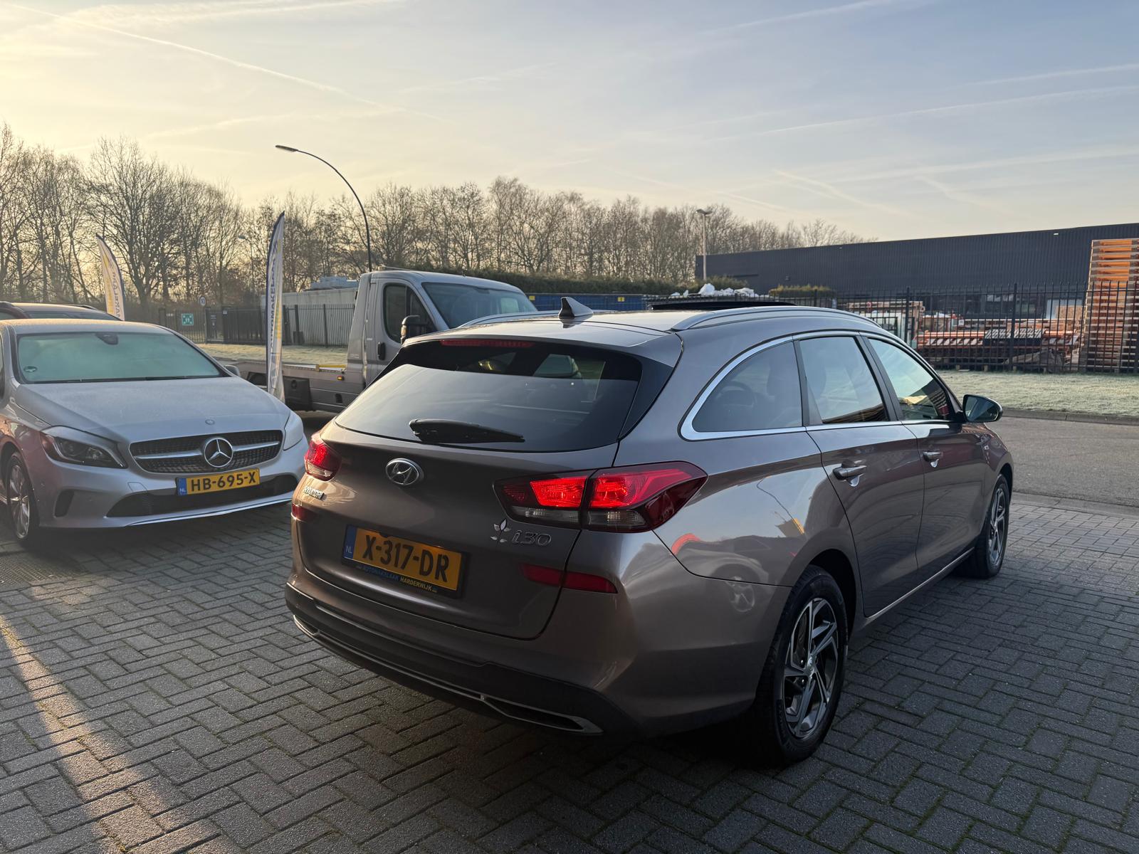 Hyundai i30 Wagon 1.5 T-GDi MHEV Premium | 1E EIGENAAR | 3/6/12MND GARANTIE| LED | CARPLAY | SCHUIFDAK | DAB | NAVI | CRUISE | 160PK |