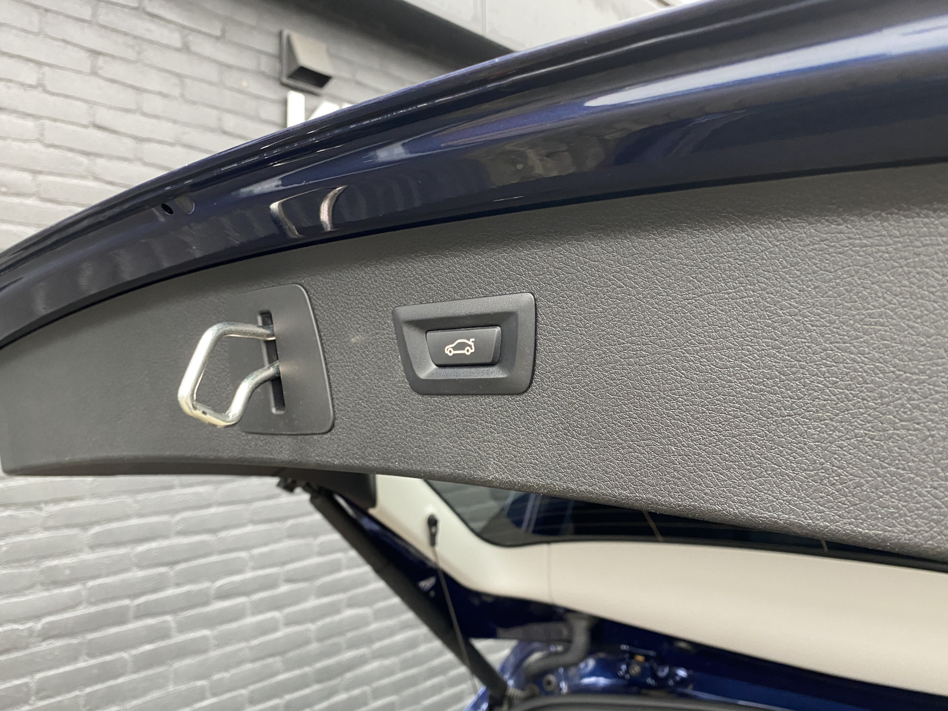 BMW 2-serie Active Tourer 220i High Executive Edition 192 pk M-sport AUT. | dealer onderhouden | navigatie | trekhaak | panoramadak
