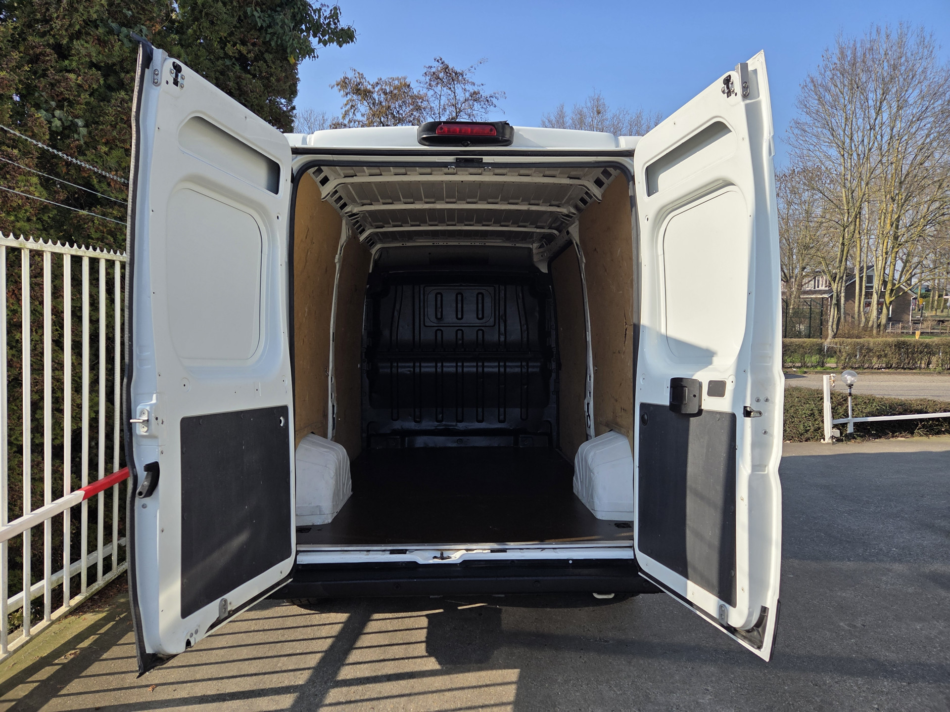 Peugeot Boxer 2.2 BlueHDi 140 Pk L2H2 Airco Cruise control Navigatie