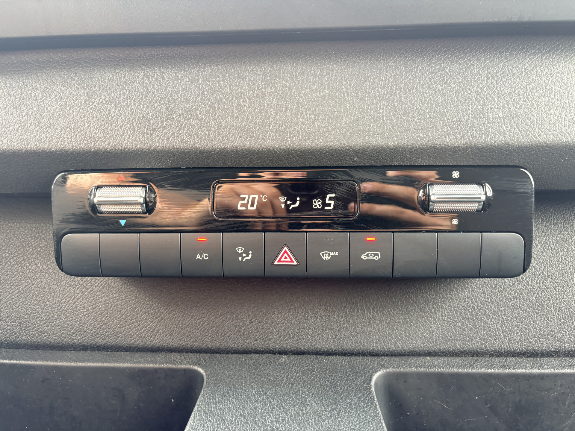 Mercedes-Benz eSprinter eSprinter 312 55kWh L2H2 Elektrisch 168km WLTP 93,7% (SOH) 80kw Snelladen Climate Control Camera